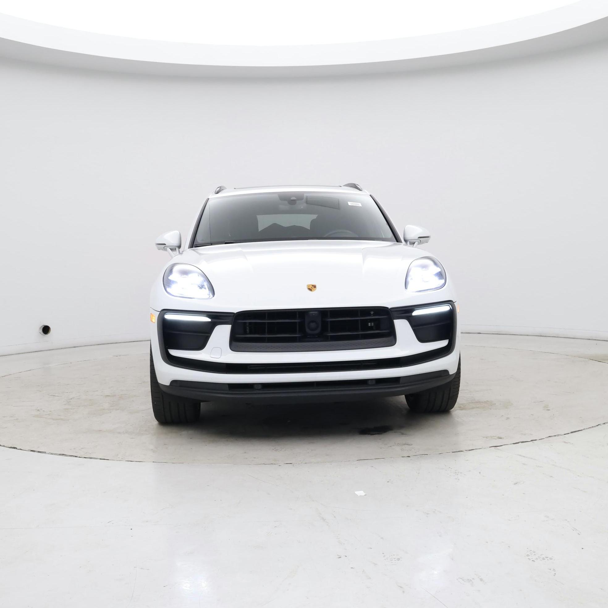 Thumbnail: 2022 Porsche Macan - 5