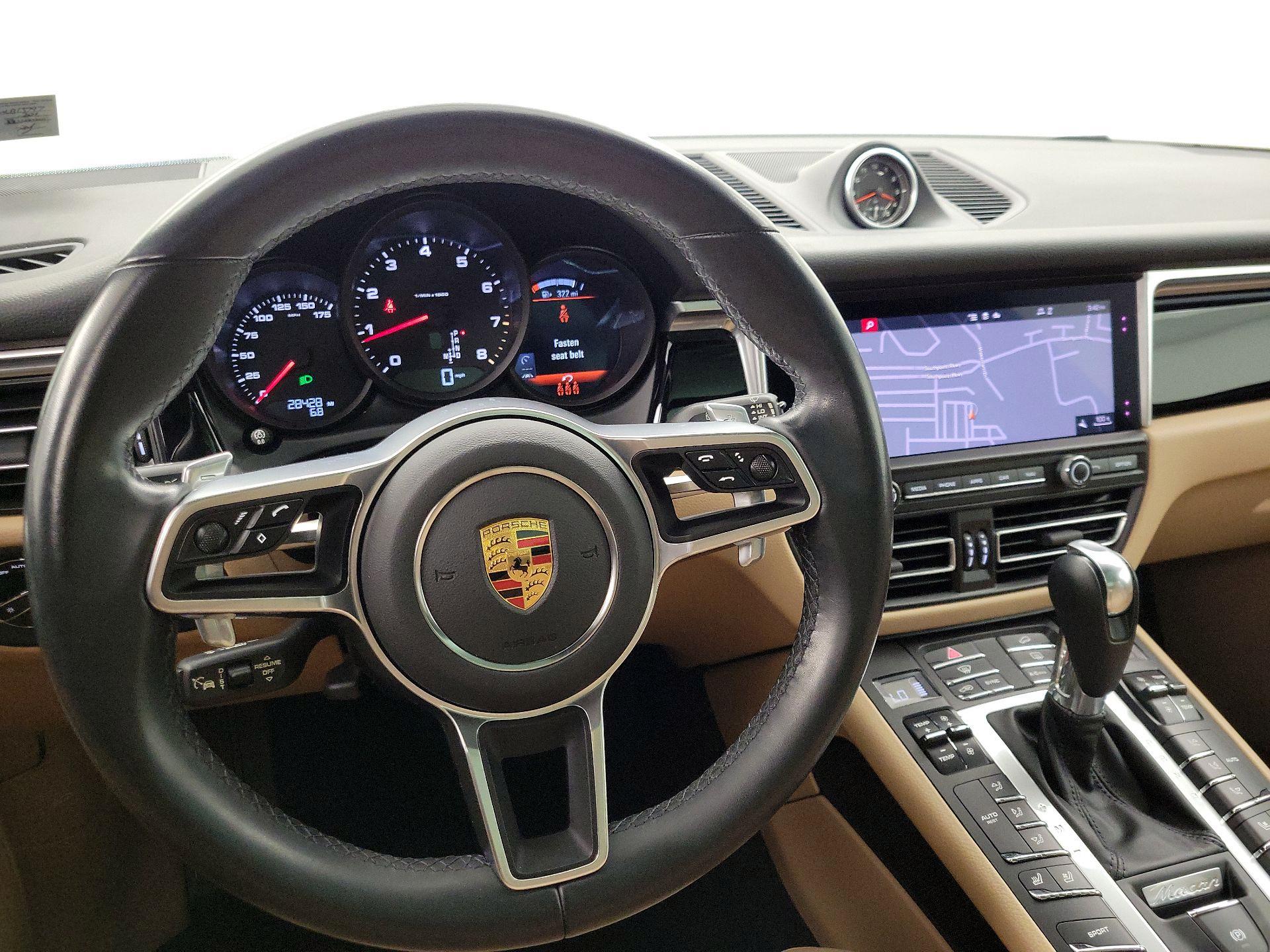 Thumbnail: 2021 Porsche Macan - 10