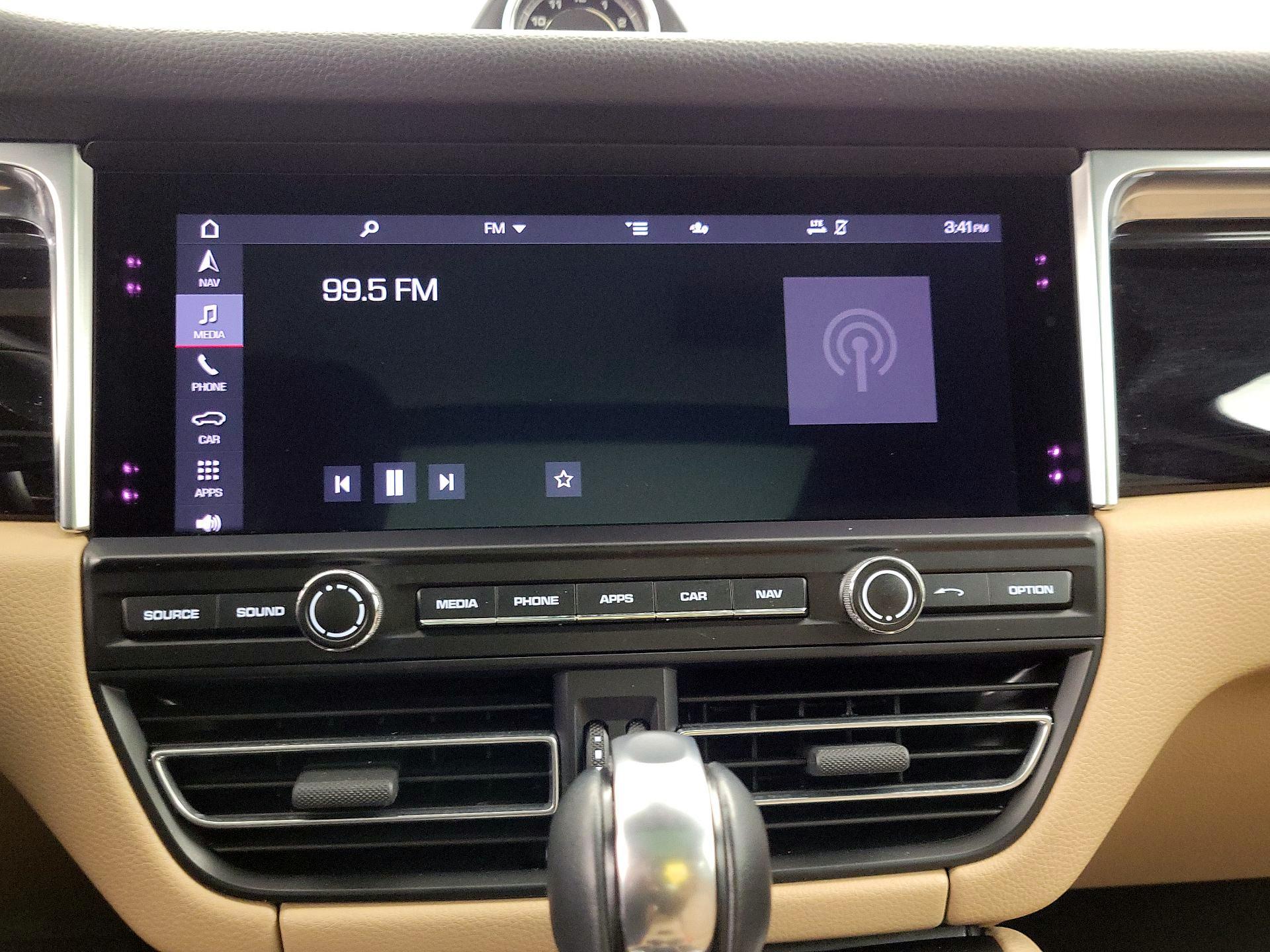 Thumbnail: 2021 Porsche Macan - 16