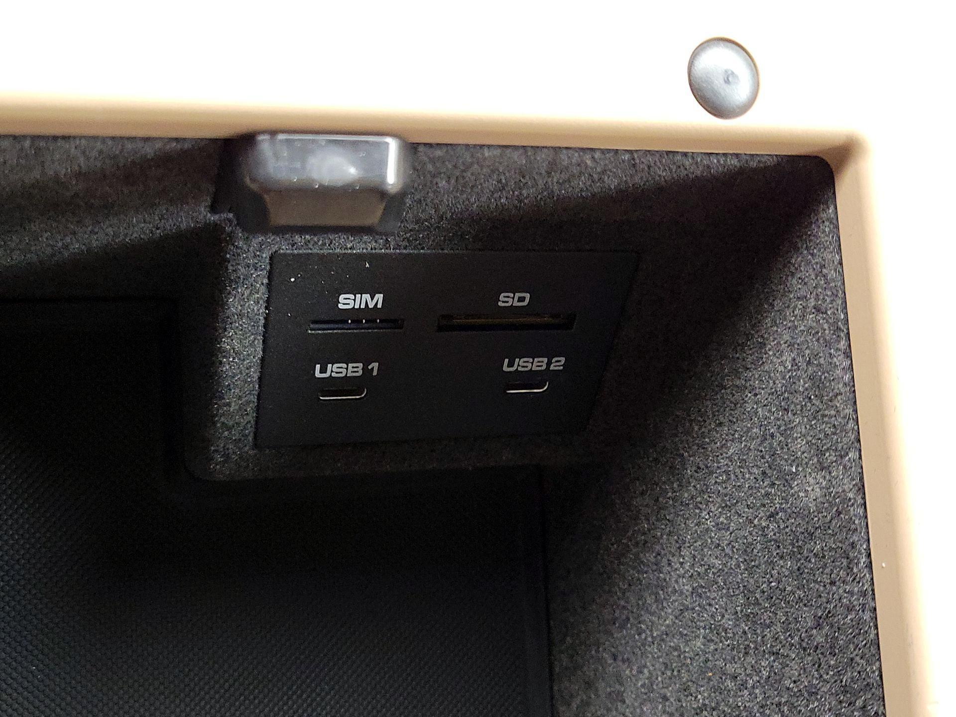 Thumbnail: 2021 Porsche Macan - 19