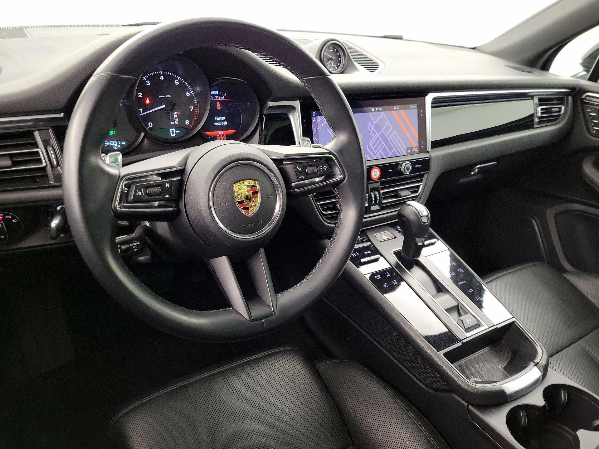 Thumbnail: 2023 Porsche Macan - 9