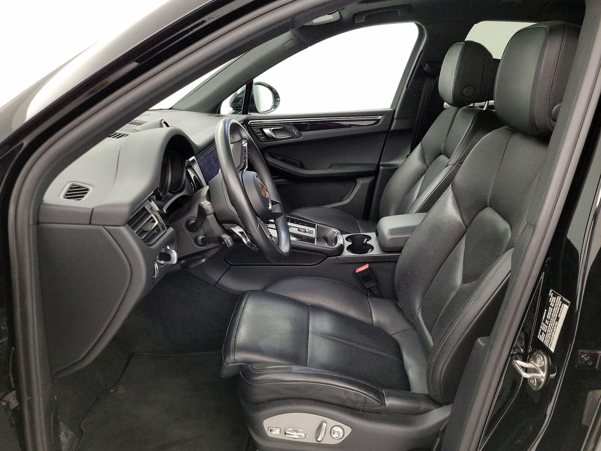 Thumbnail: 2023 Porsche Macan - 11