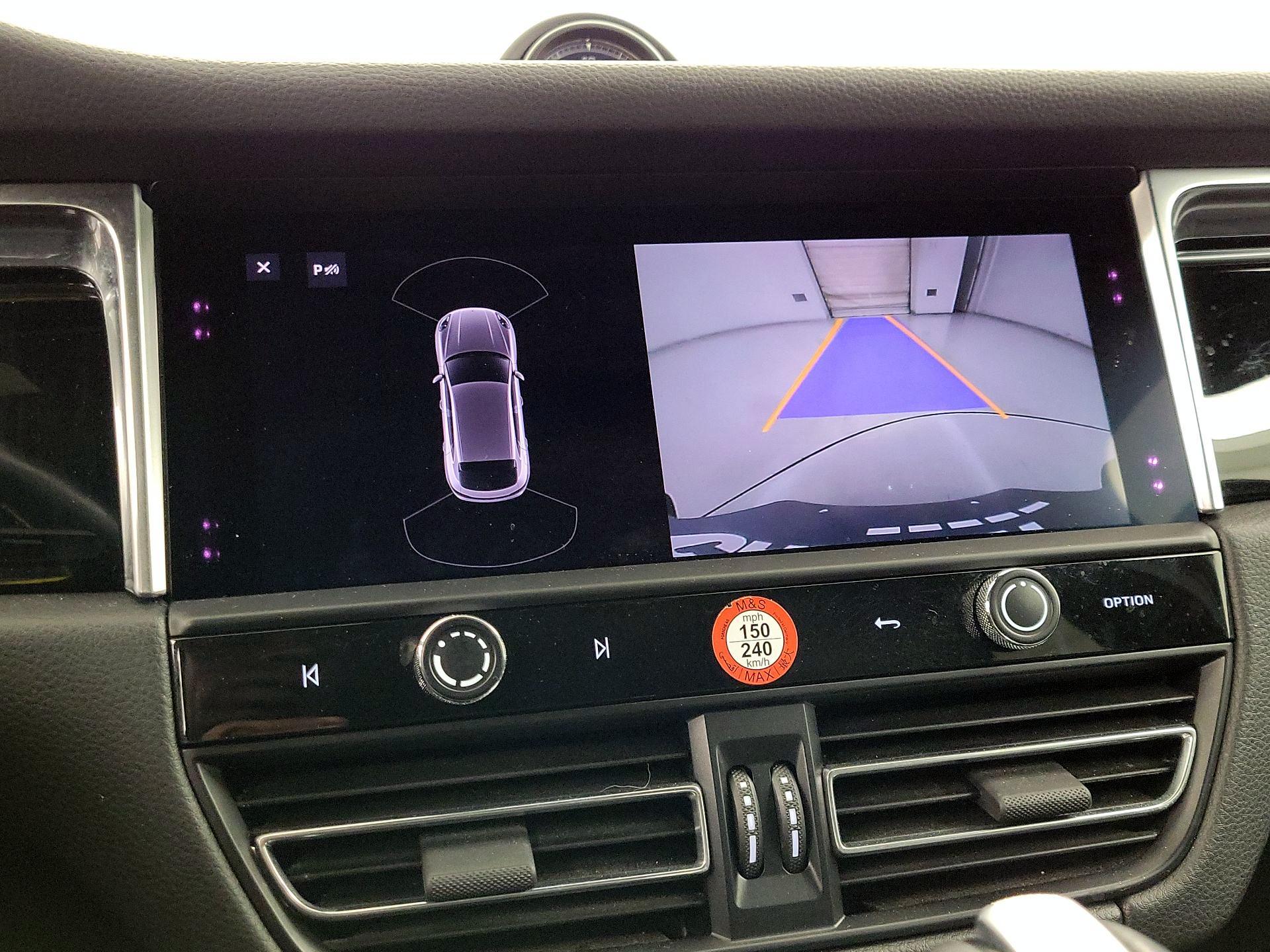 Thumbnail: 2023 Porsche Macan - 15