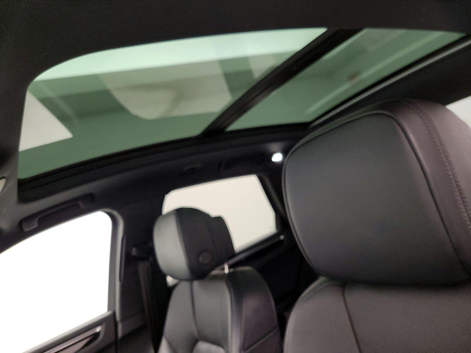 Thumbnail: 2023 Porsche Macan - 20