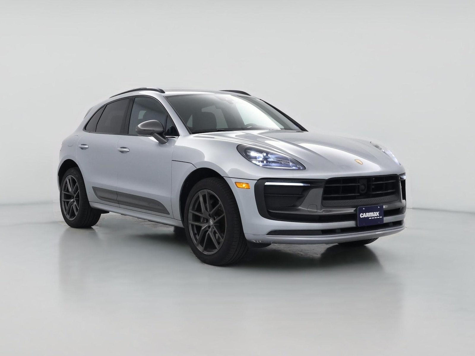 2023 Porsche Macan T