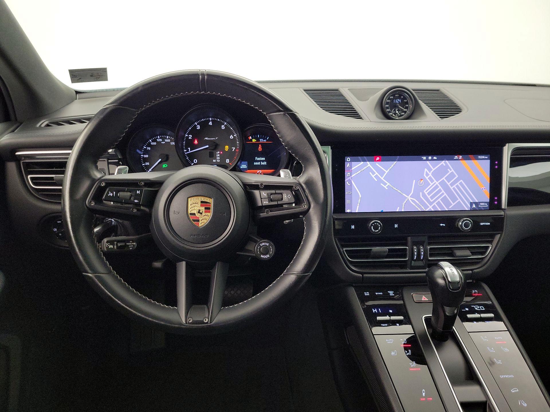 Thumbnail: 2023 Porsche Macan - 10