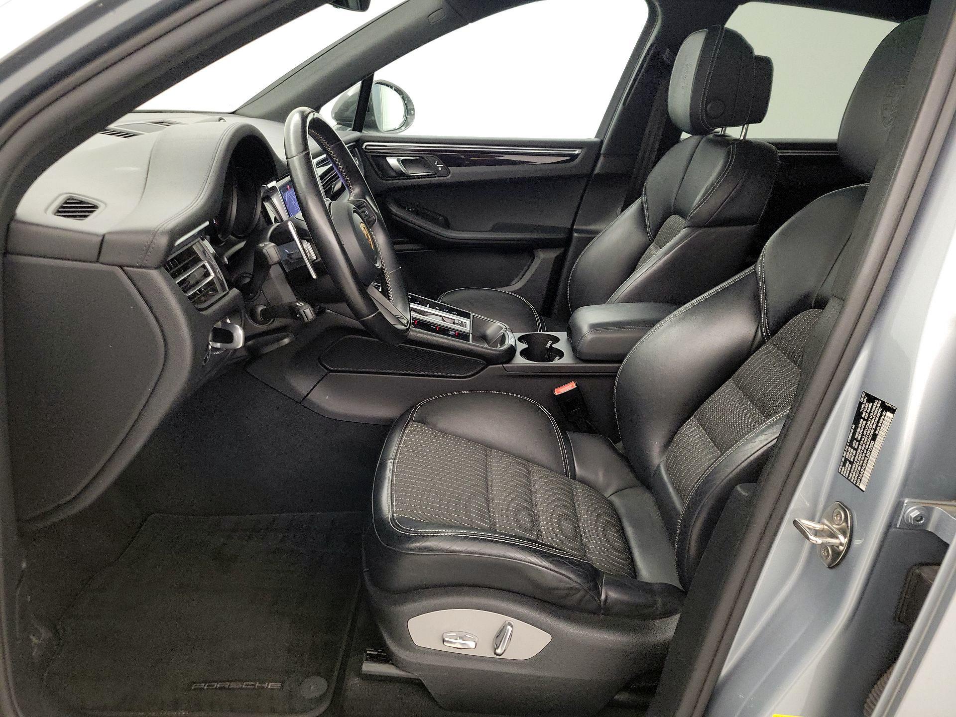 Thumbnail: 2023 Porsche Macan - 11