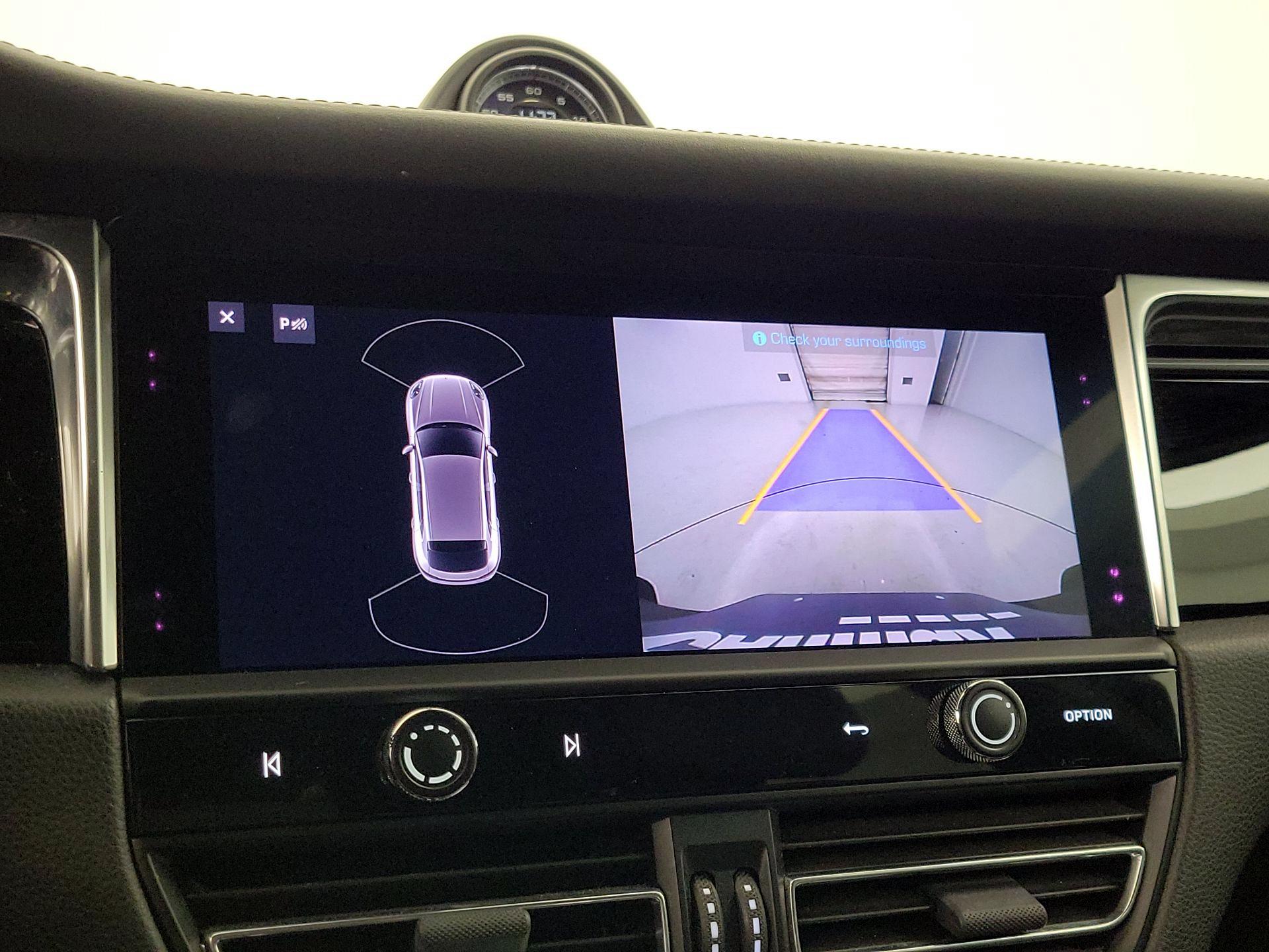 Thumbnail: 2023 Porsche Macan - 15