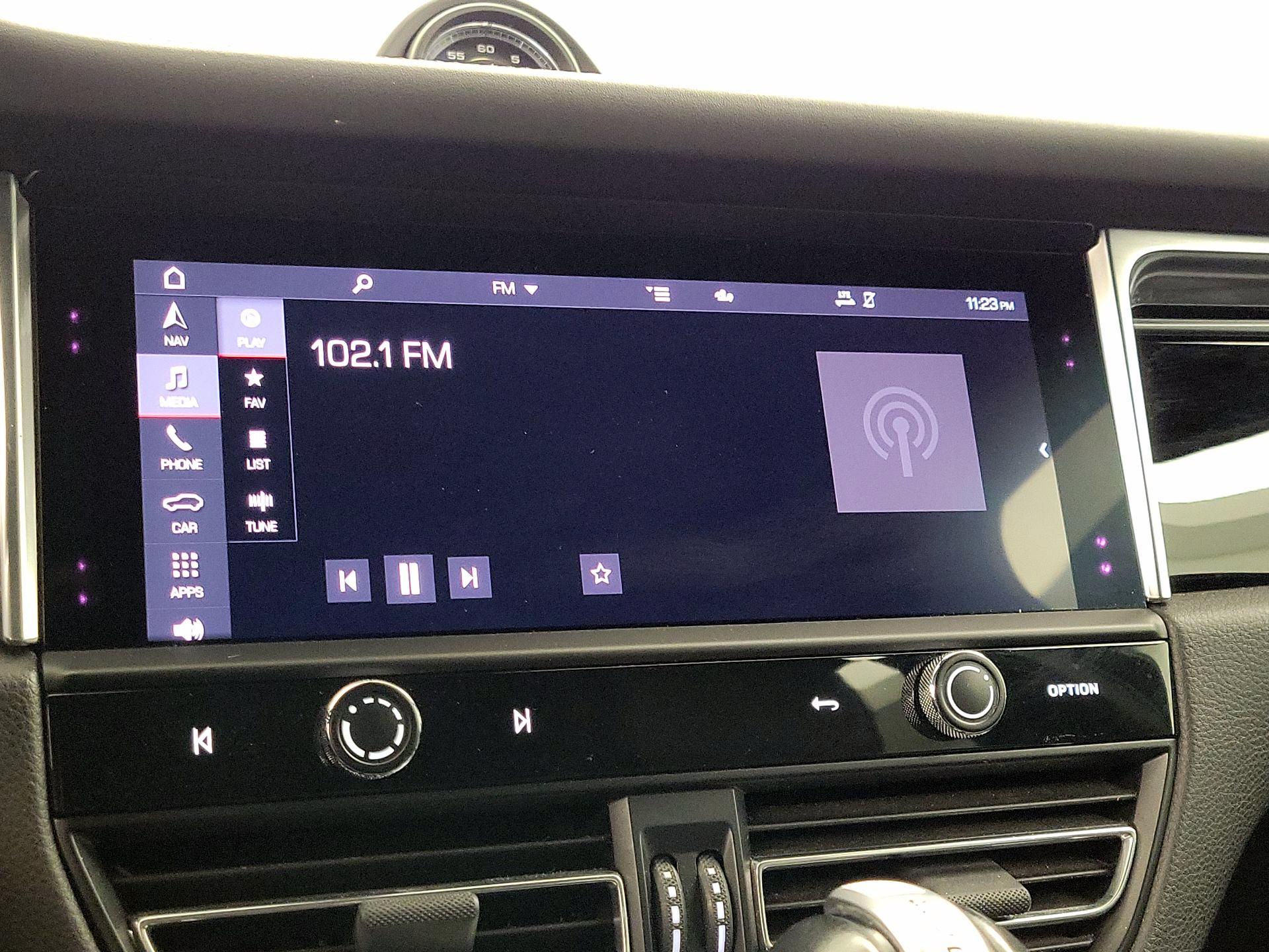 Thumbnail: 2023 Porsche Macan - 16