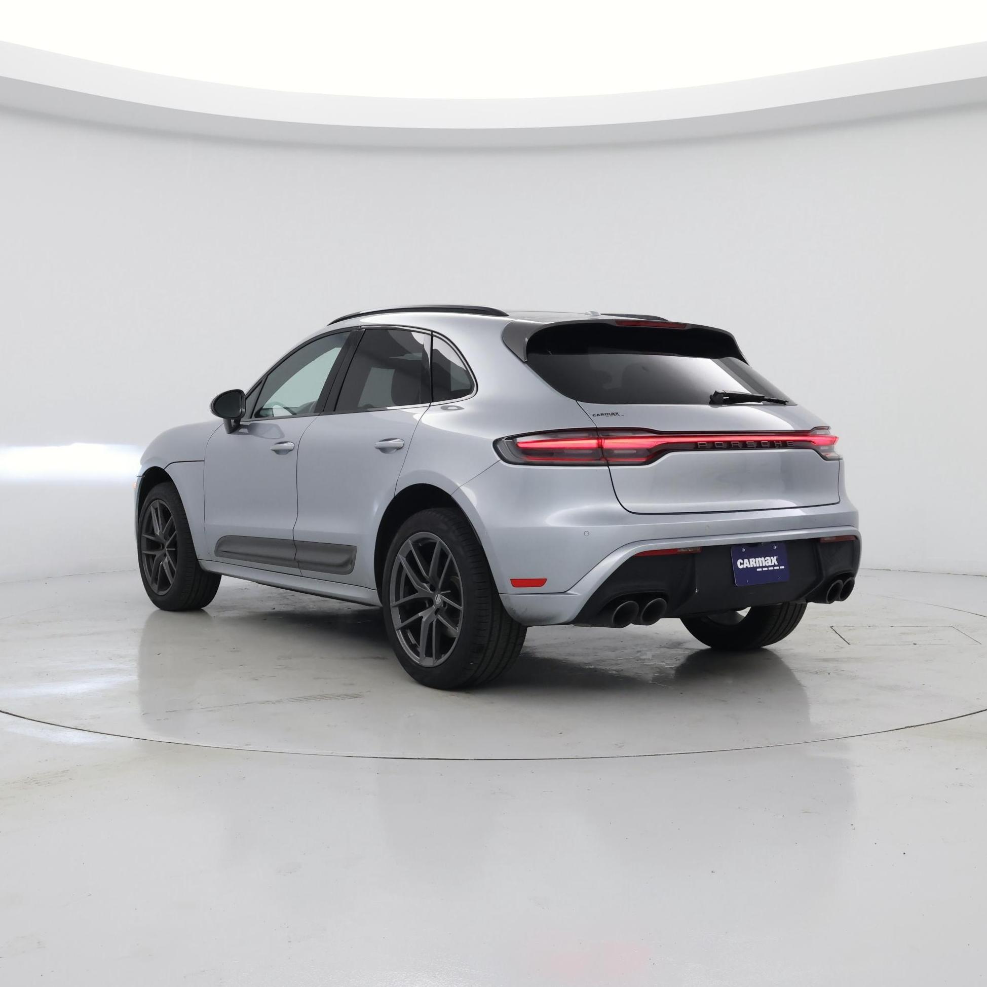 Thumbnail: 2023 Porsche Macan - 2