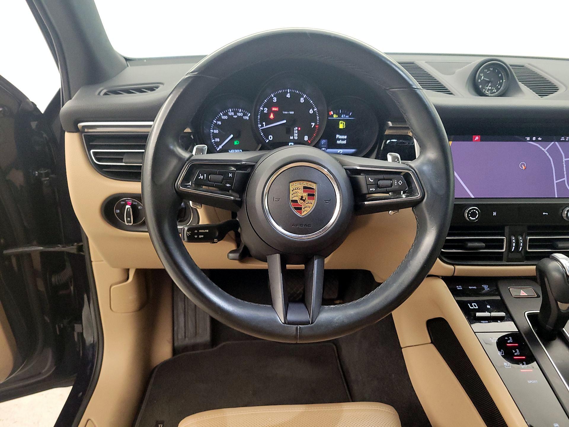 Thumbnail: 2022 Porsche Macan - 10