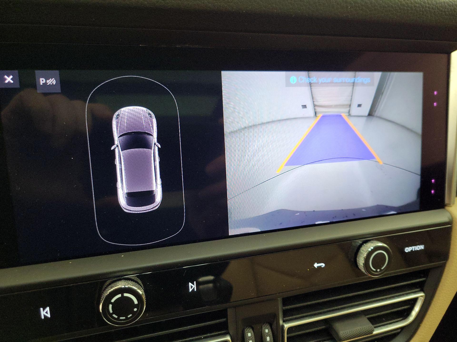 Thumbnail: 2022 Porsche Macan - 15