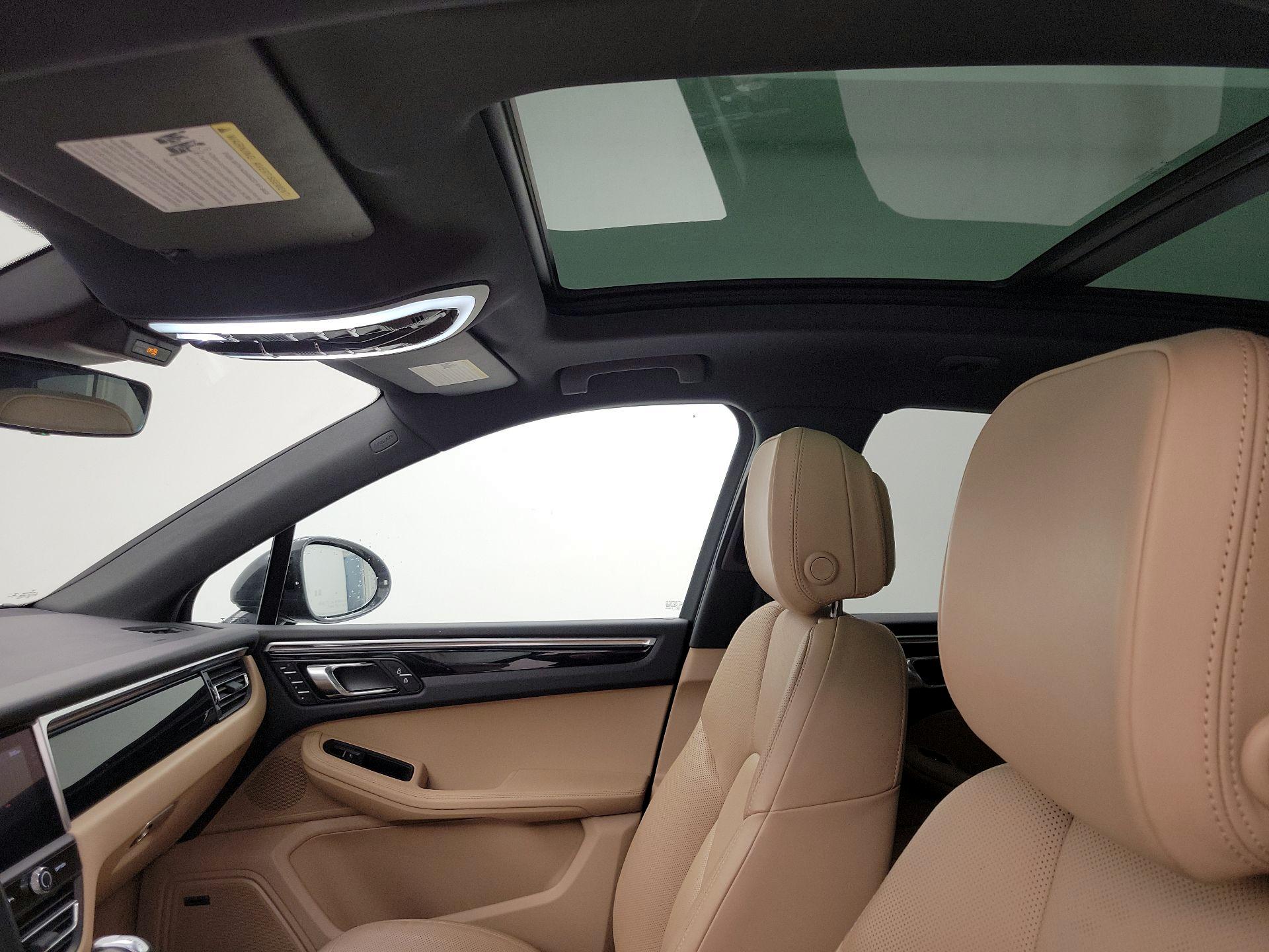 Thumbnail: 2022 Porsche Macan - 20