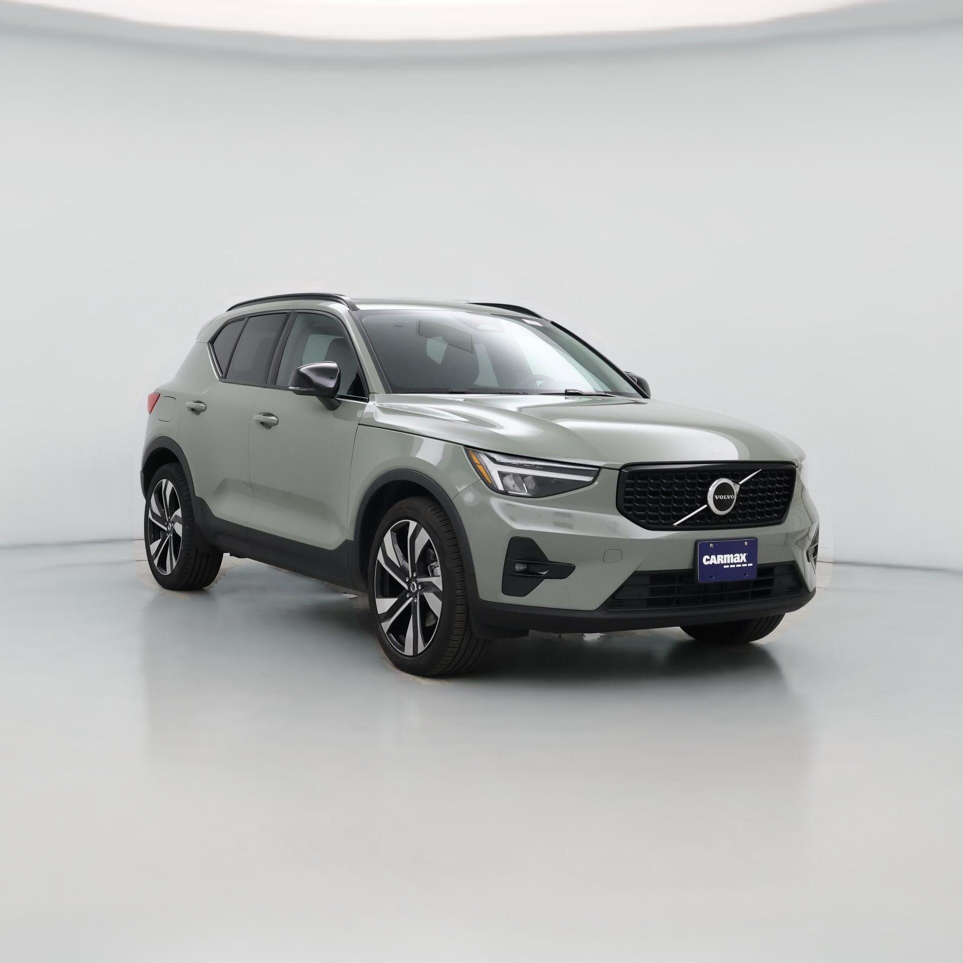 Thumbnail: 2023 Volvo XC40 - 1