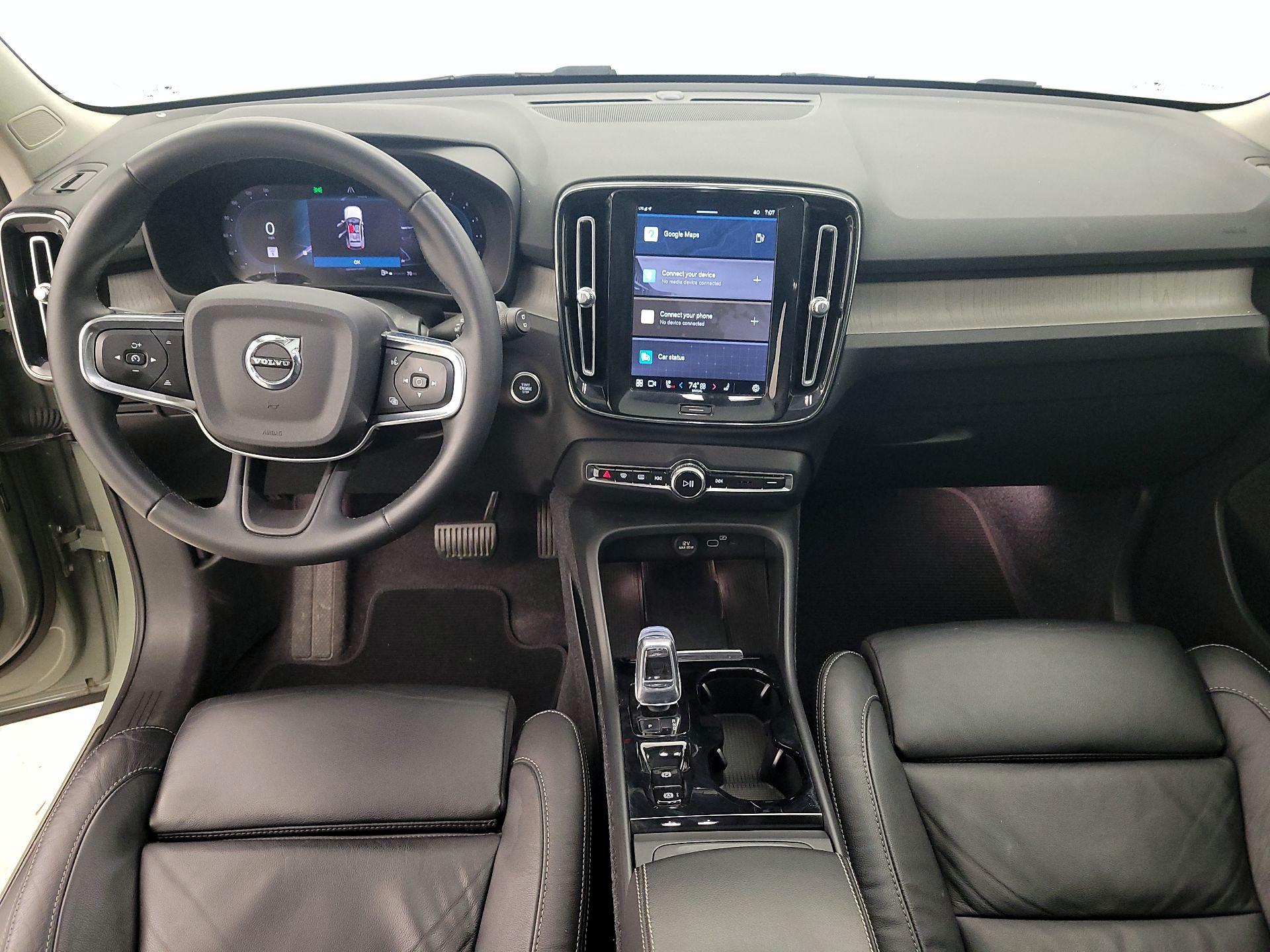 Thumbnail: 2023 Volvo XC40 - 9