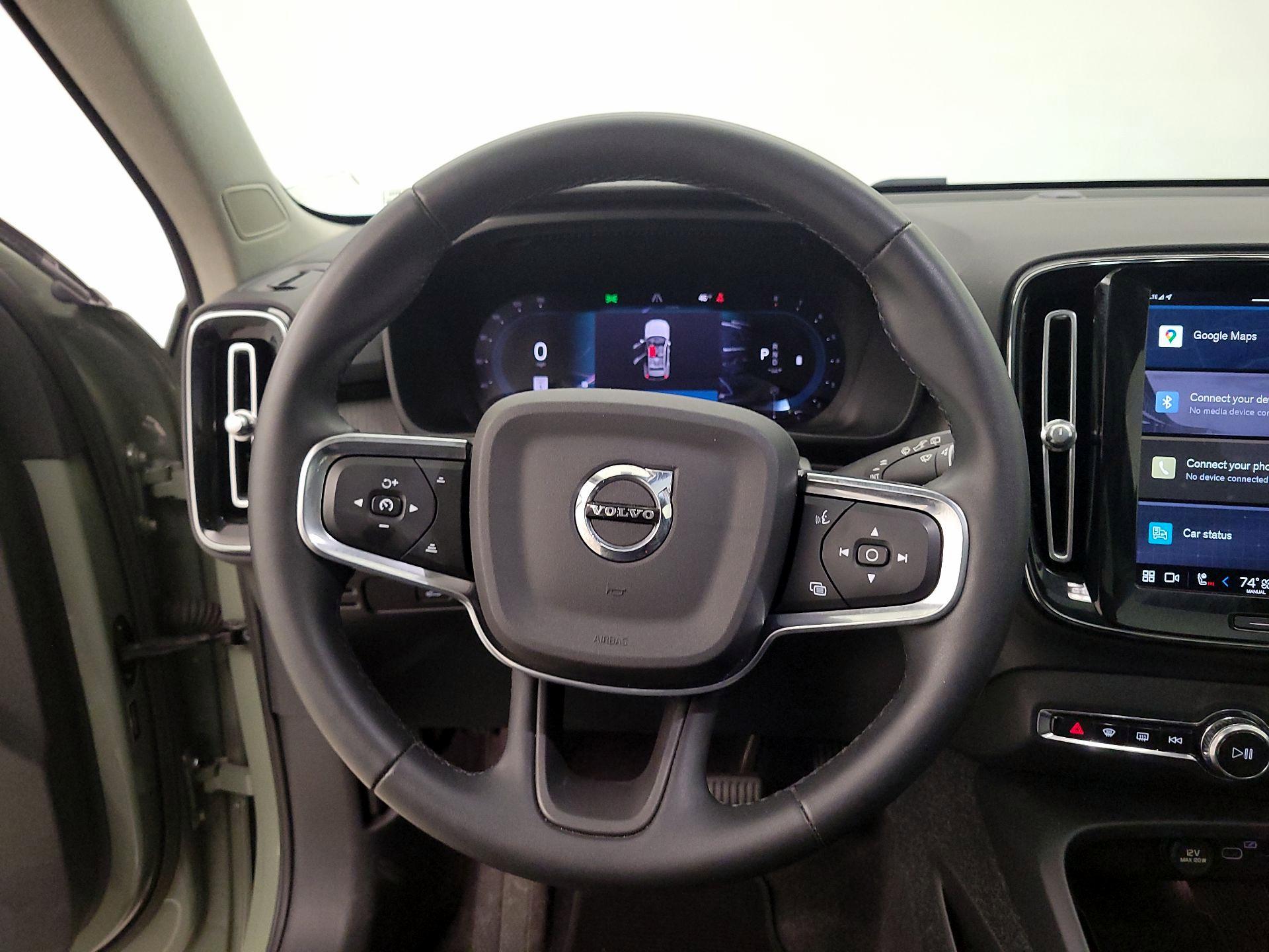 Thumbnail: 2023 Volvo XC40 - 10