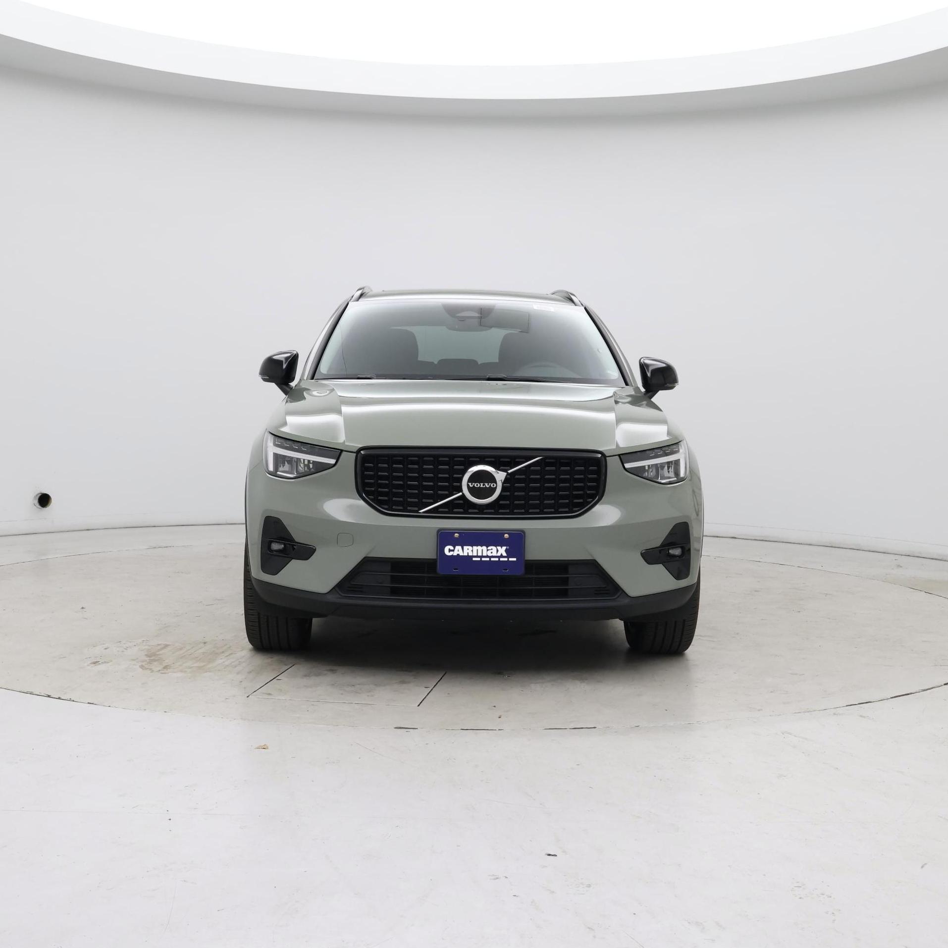 Thumbnail: 2023 Volvo XC40 - 5