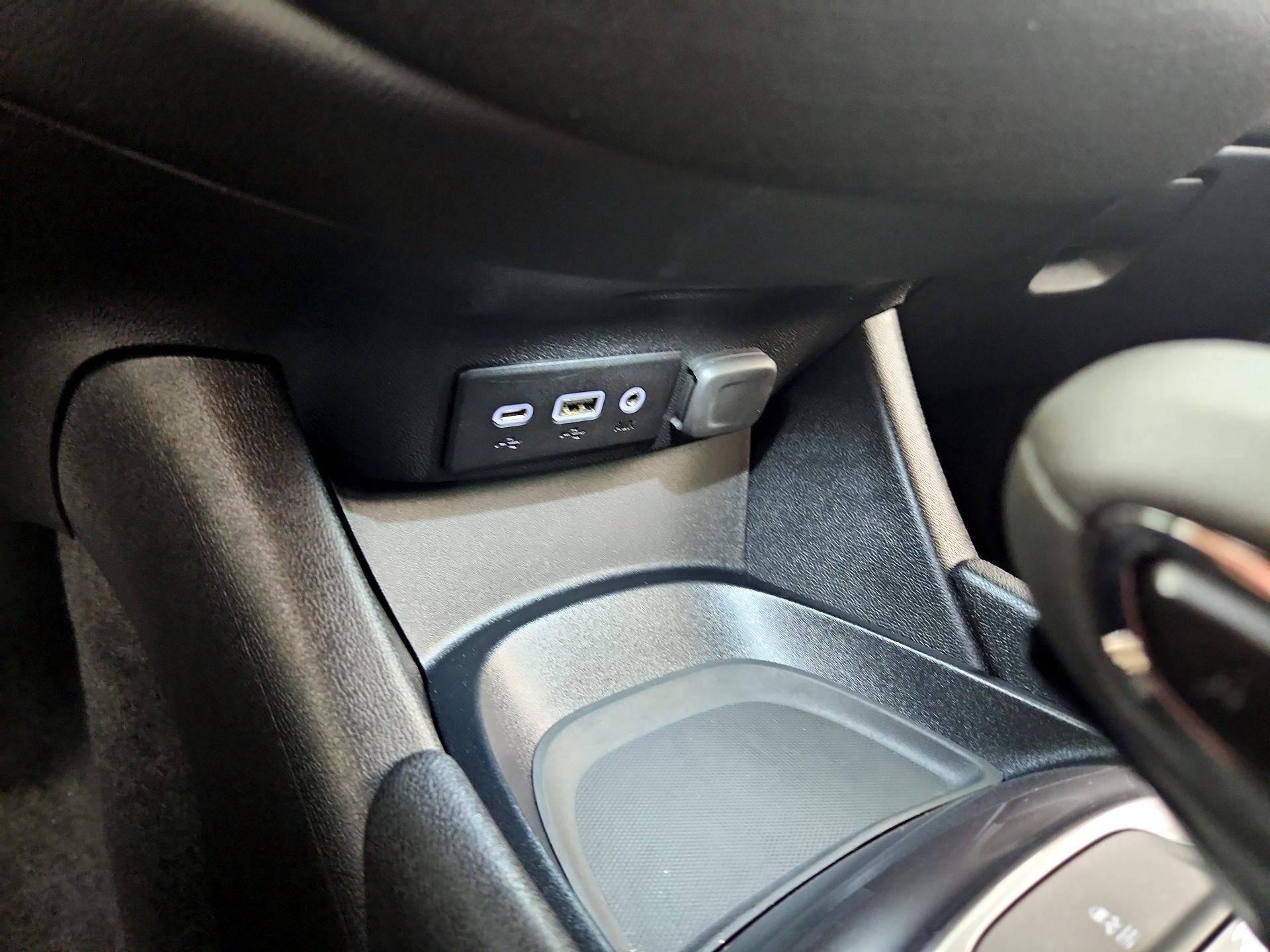 Thumbnail: 2021 Chevrolet Malibu - 18