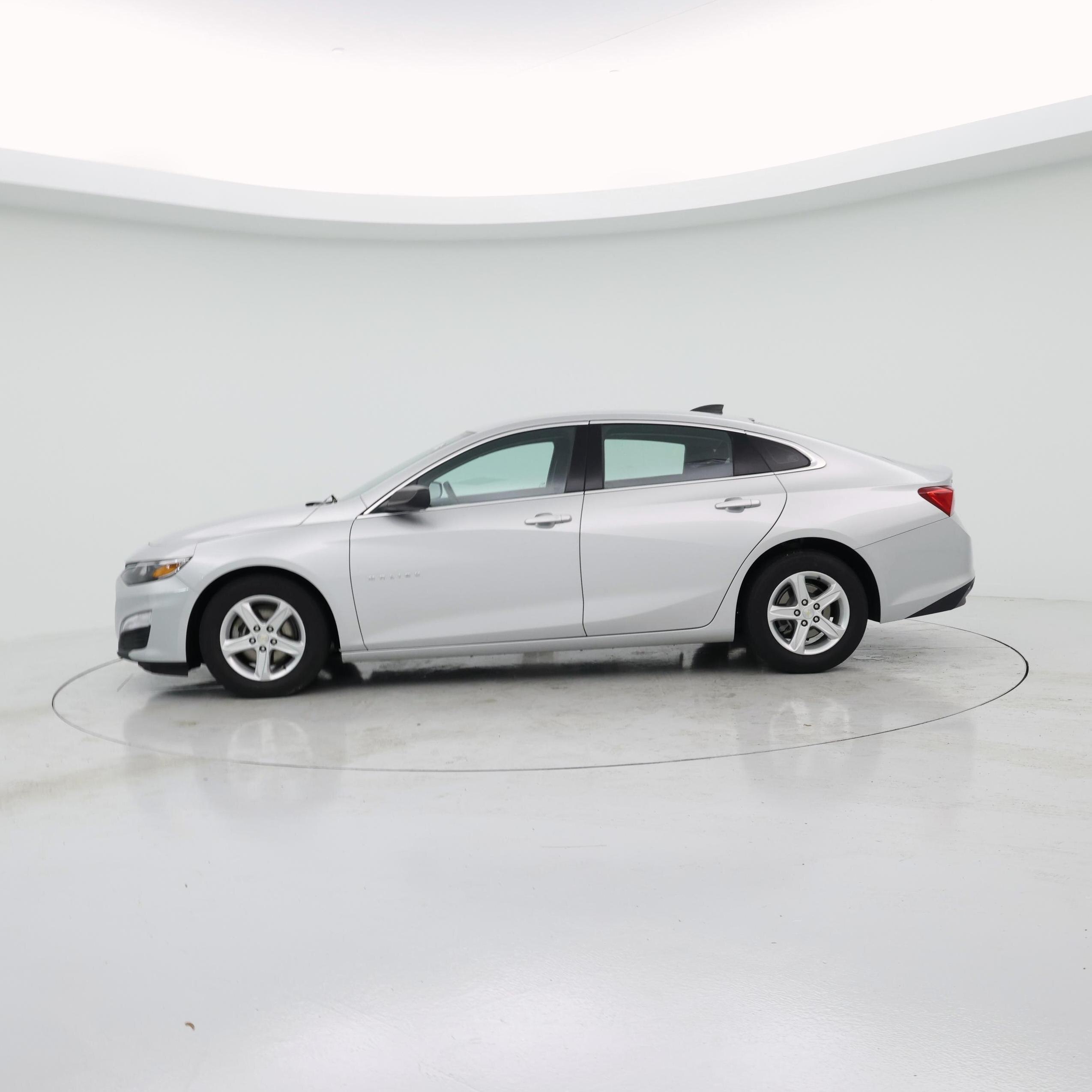 Thumbnail: 2021 Chevrolet Malibu - 3