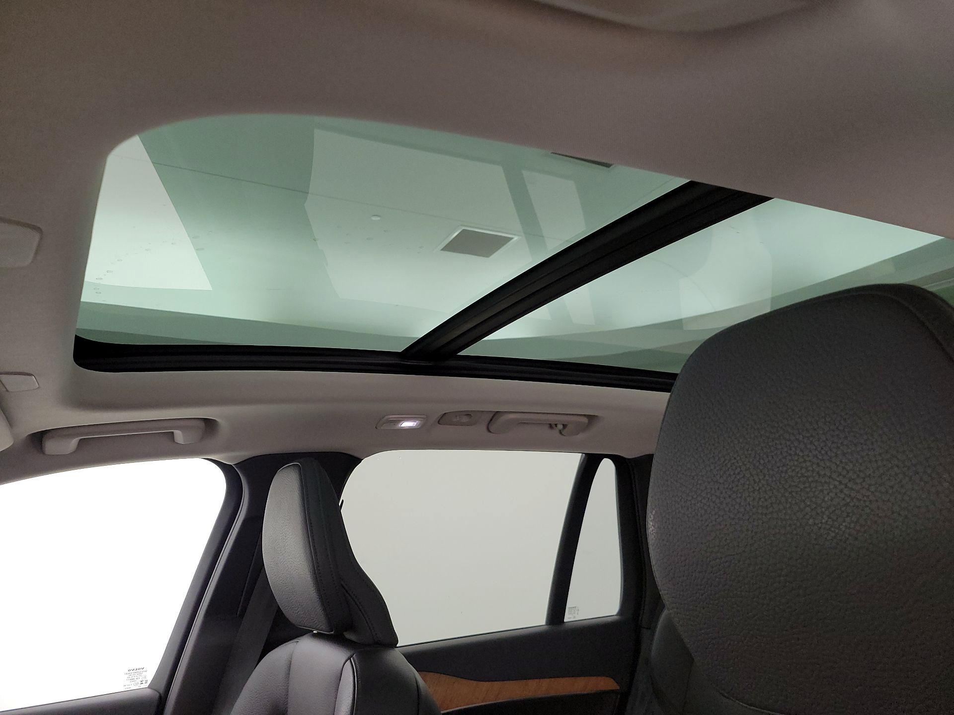 Thumbnail: 2023 Volvo XC90 - 20