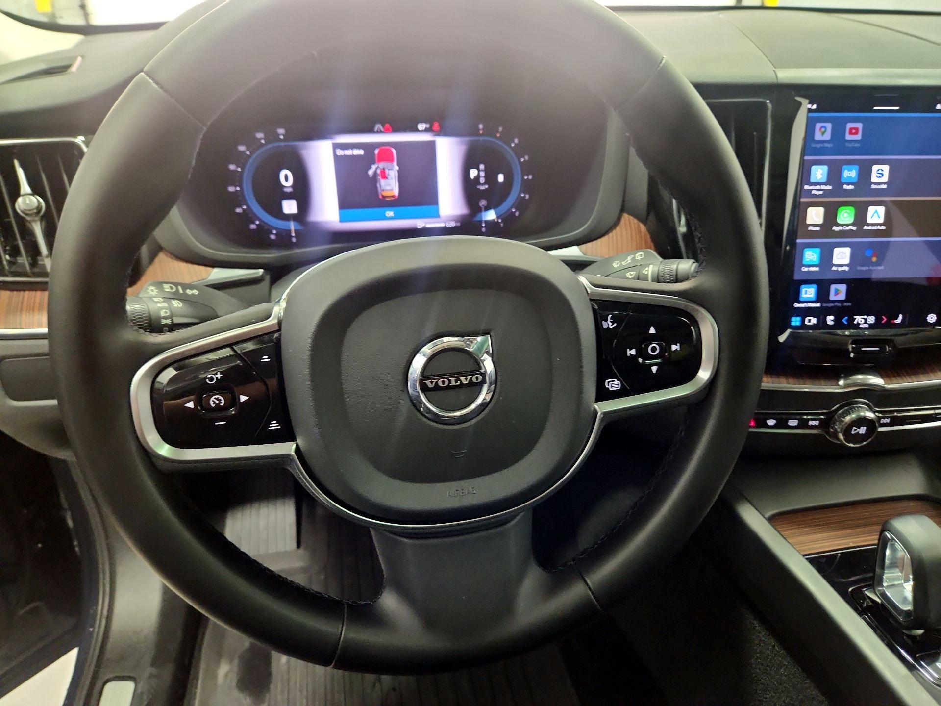 Thumbnail: 2023 Volvo XC60 - 10