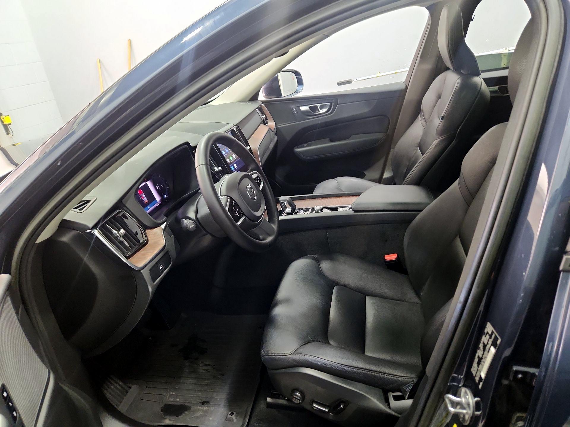 Thumbnail: 2023 Volvo XC60 - 11