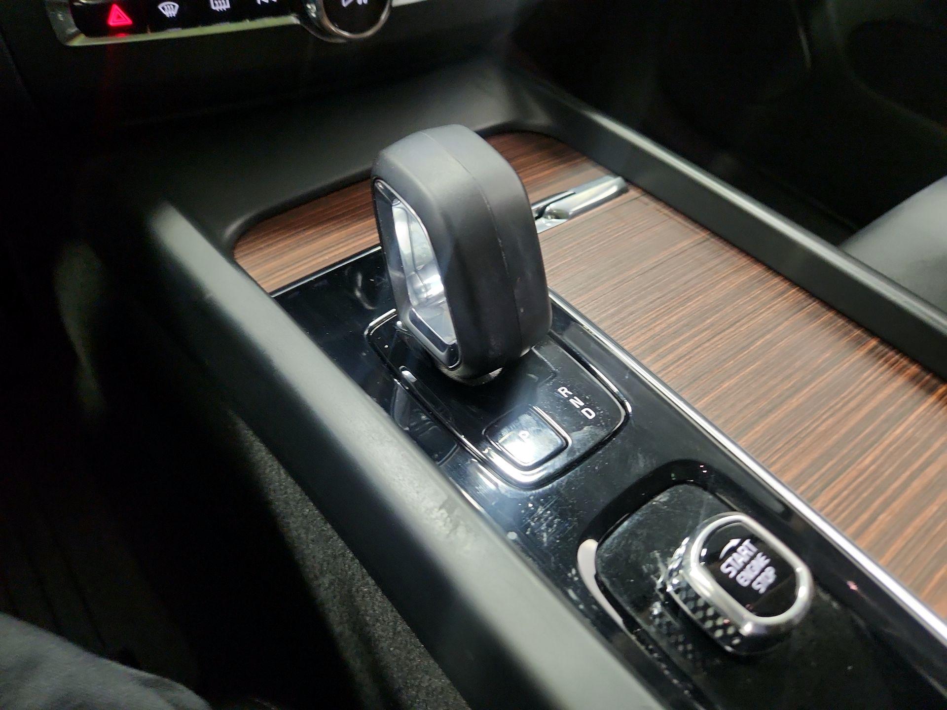 Thumbnail: 2023 Volvo XC60 - 17