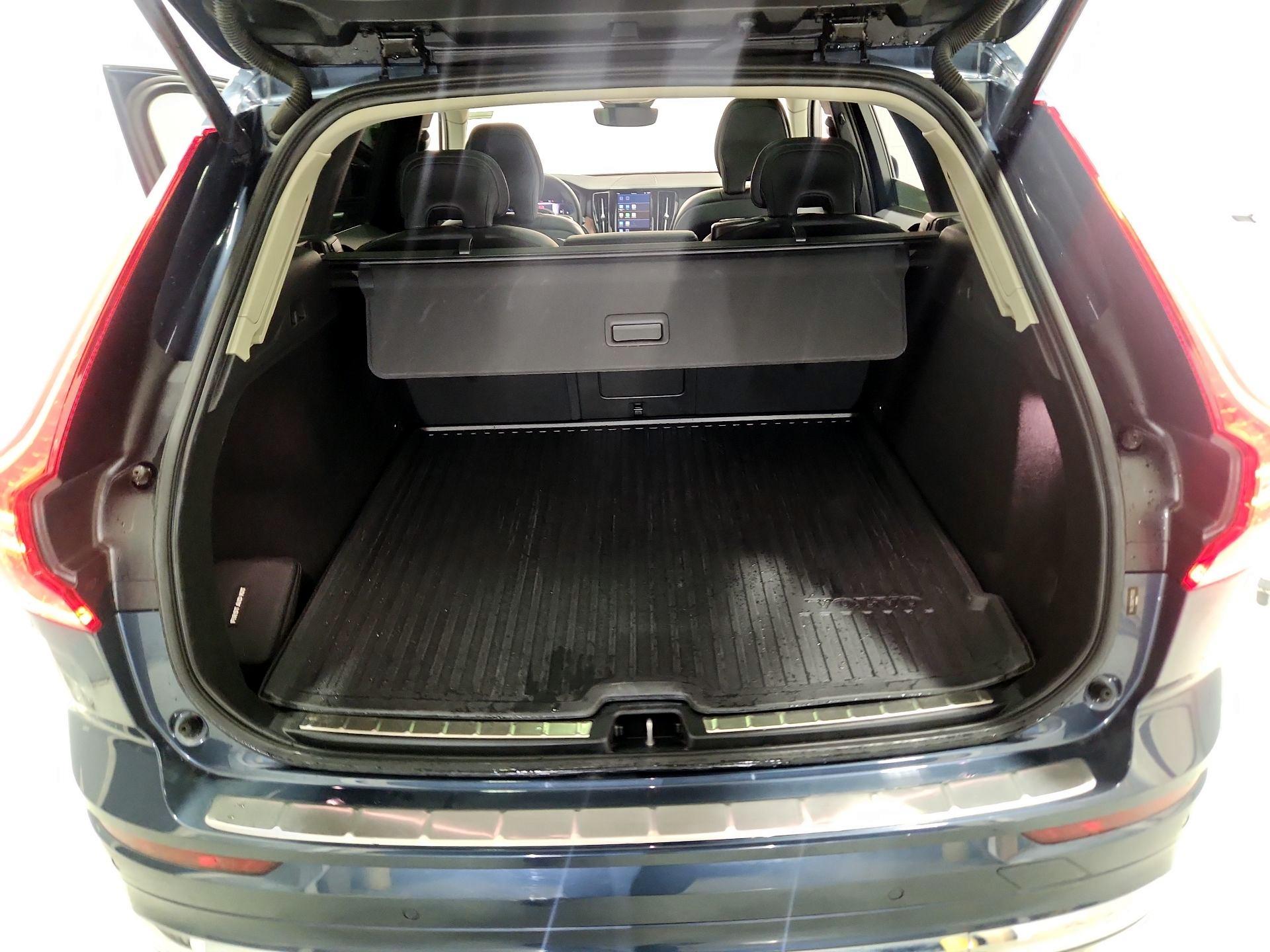 Thumbnail: 2023 Volvo XC60 - 20