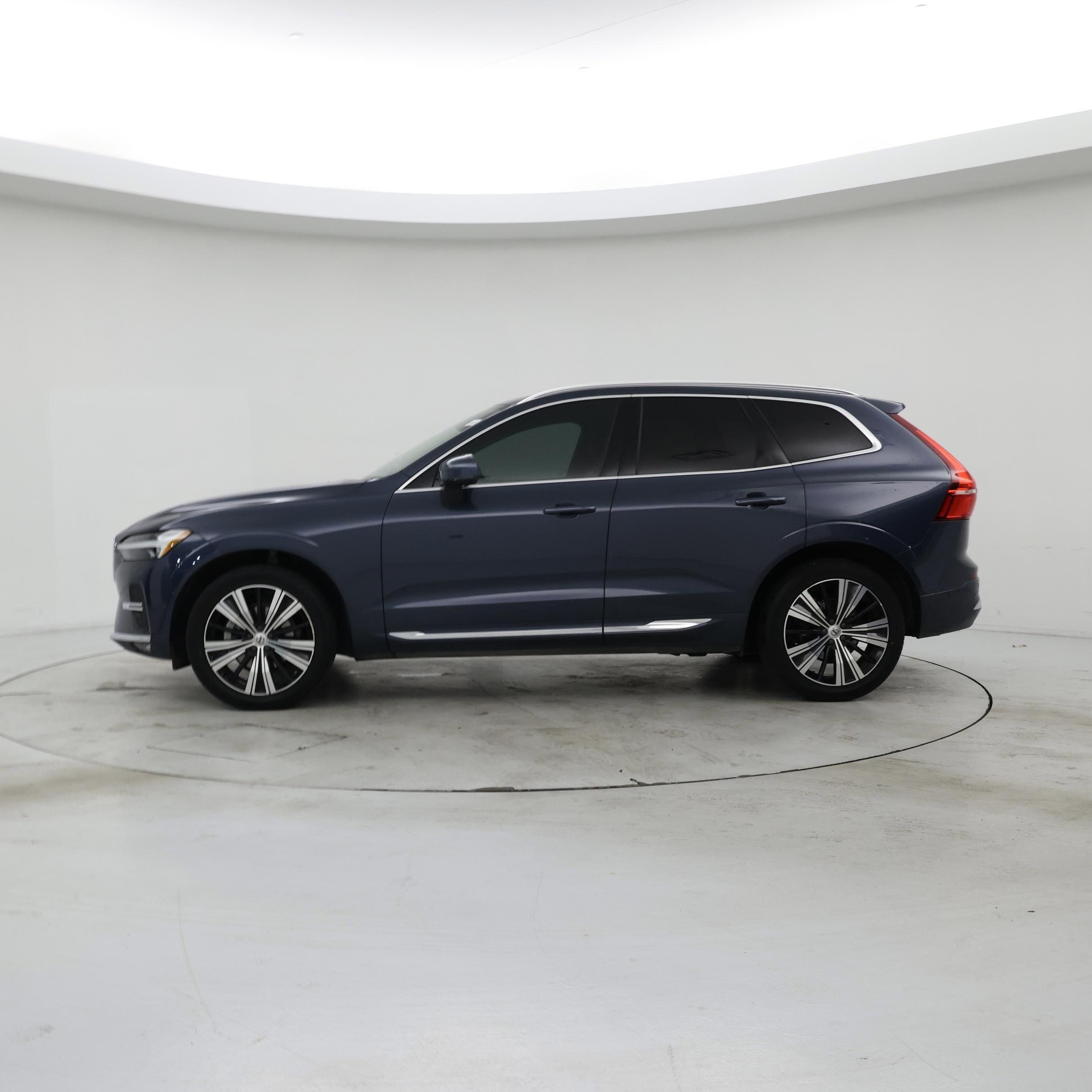 Thumbnail: 2023 Volvo XC60 - 3