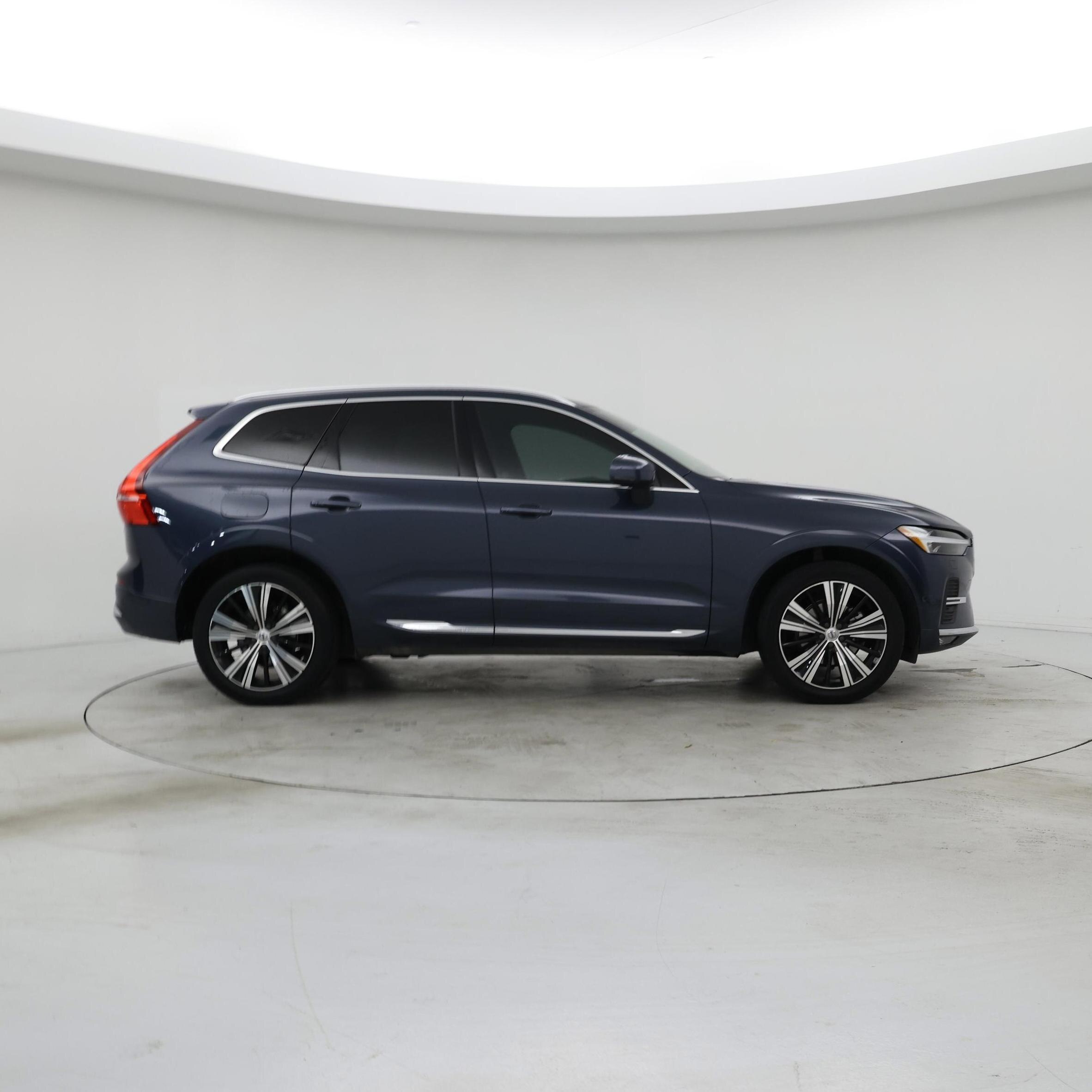 Thumbnail: 2023 Volvo XC60 - 7