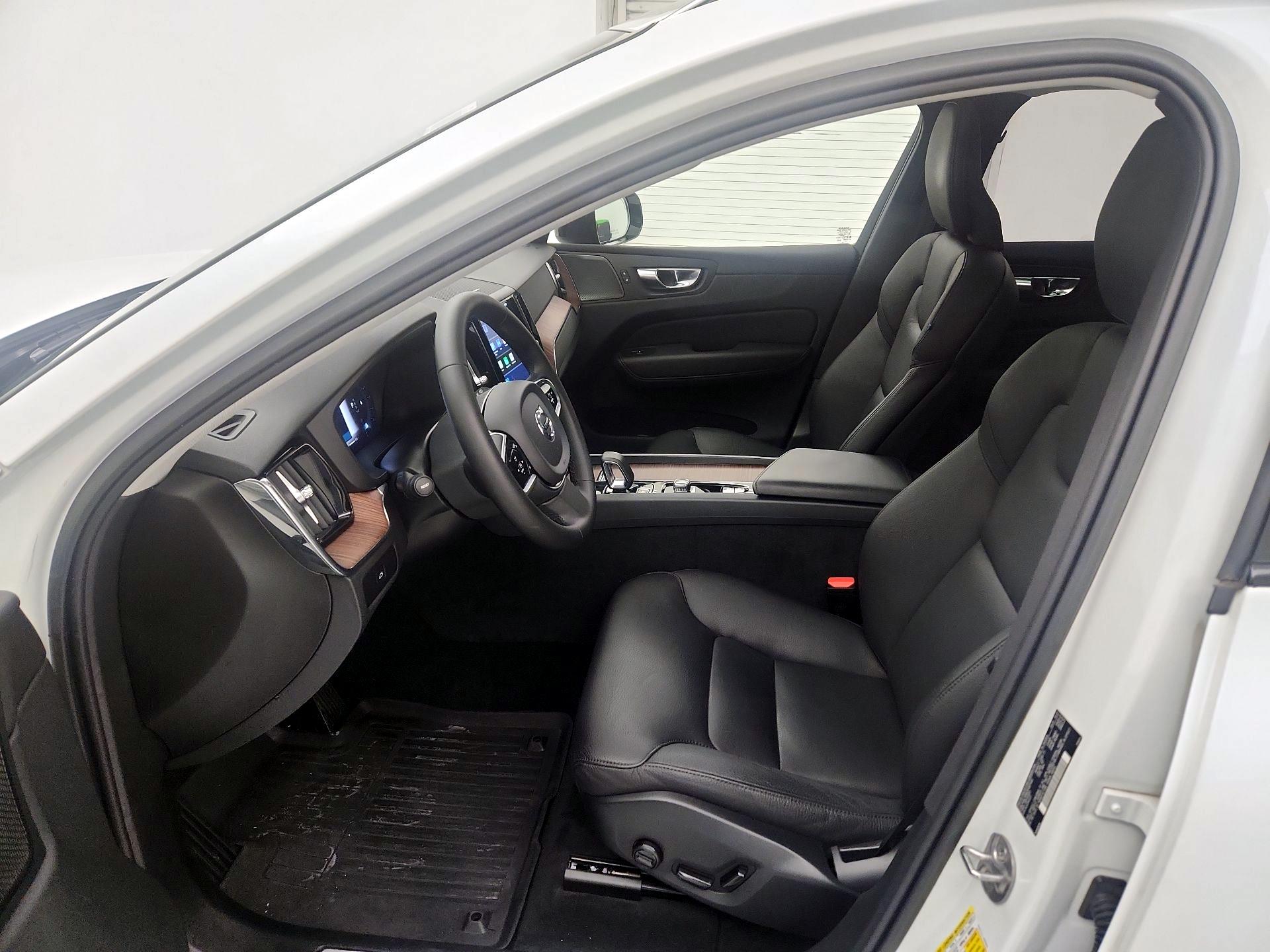 Thumbnail: 2023 Volvo XC60 - 11