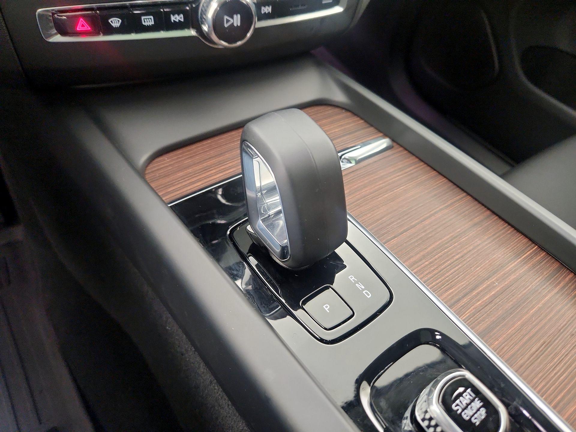 Thumbnail: 2023 Volvo XC60 - 17