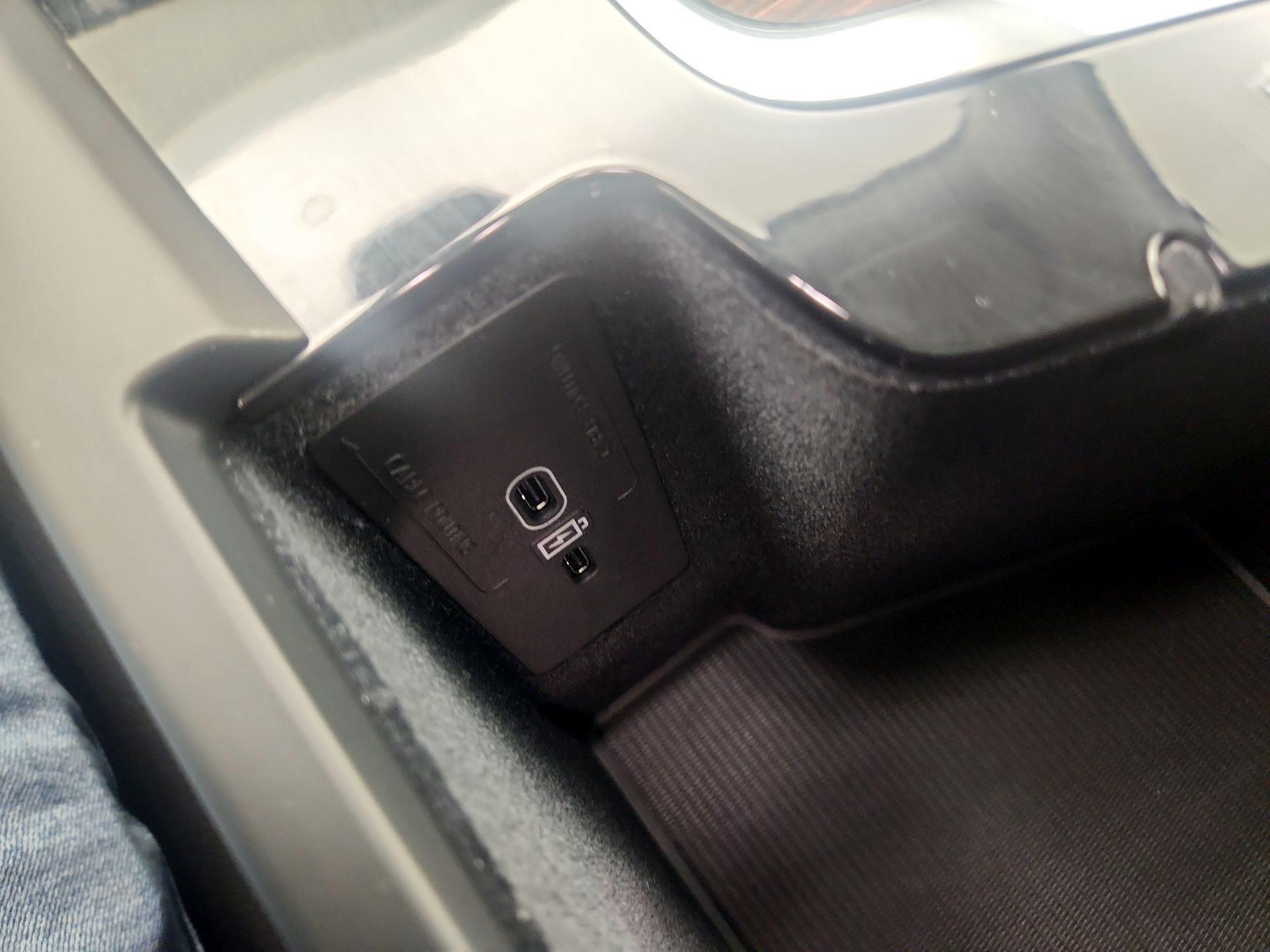 Thumbnail: 2023 Volvo XC60 - 18