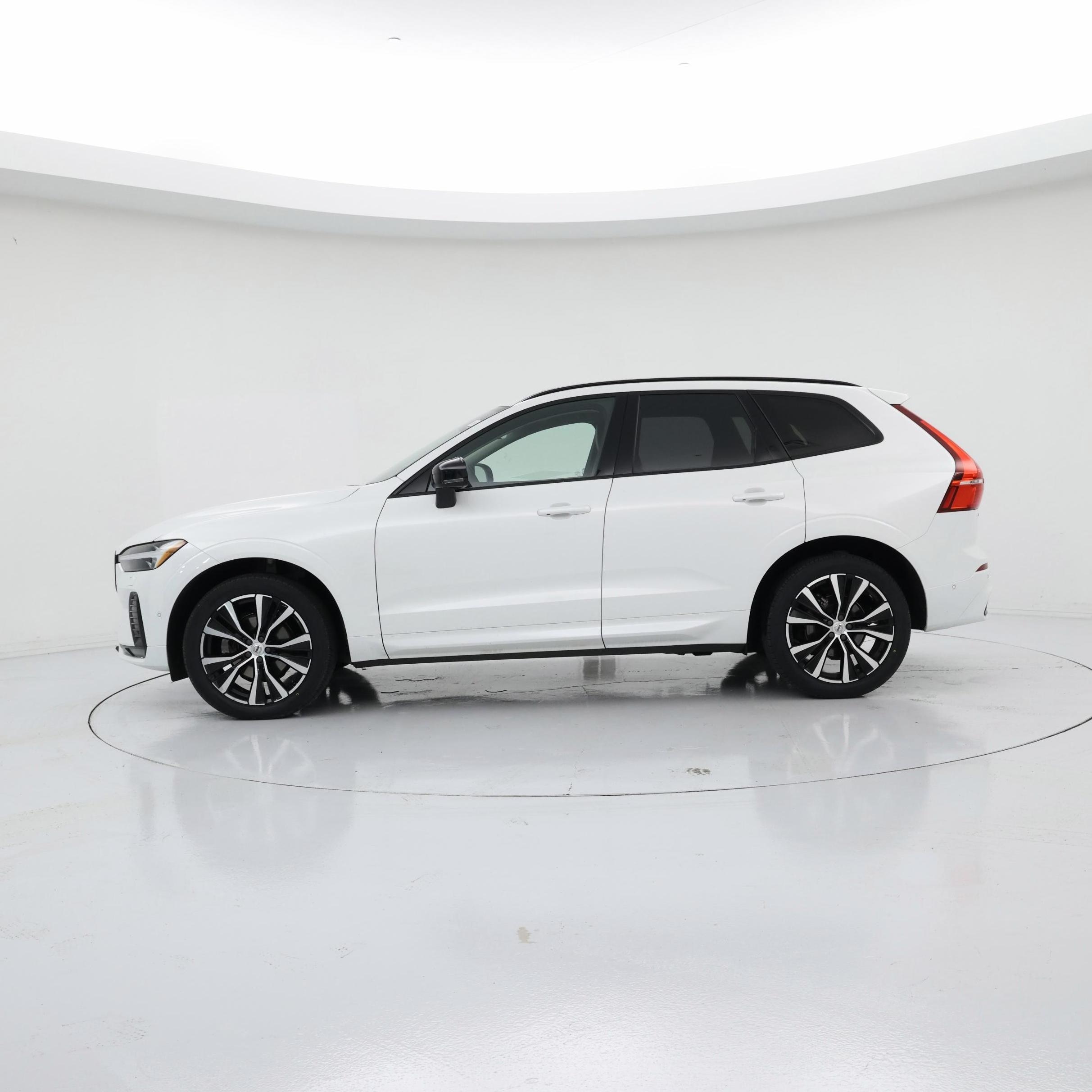 Thumbnail: 2023 Volvo XC60 - 3