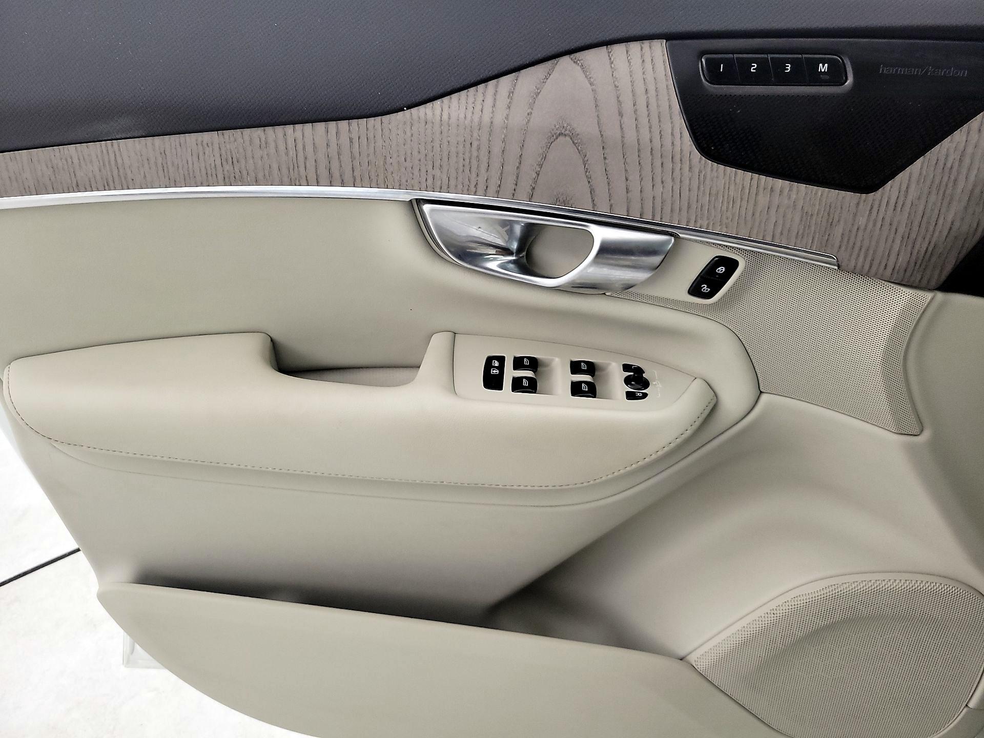 Thumbnail: 2023 Volvo XC90 - 12