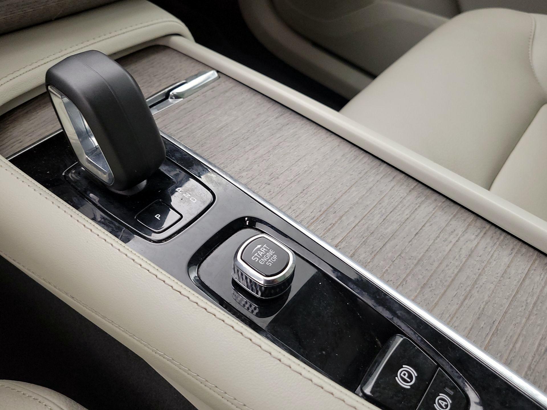 Thumbnail: 2023 Volvo XC90 - 18