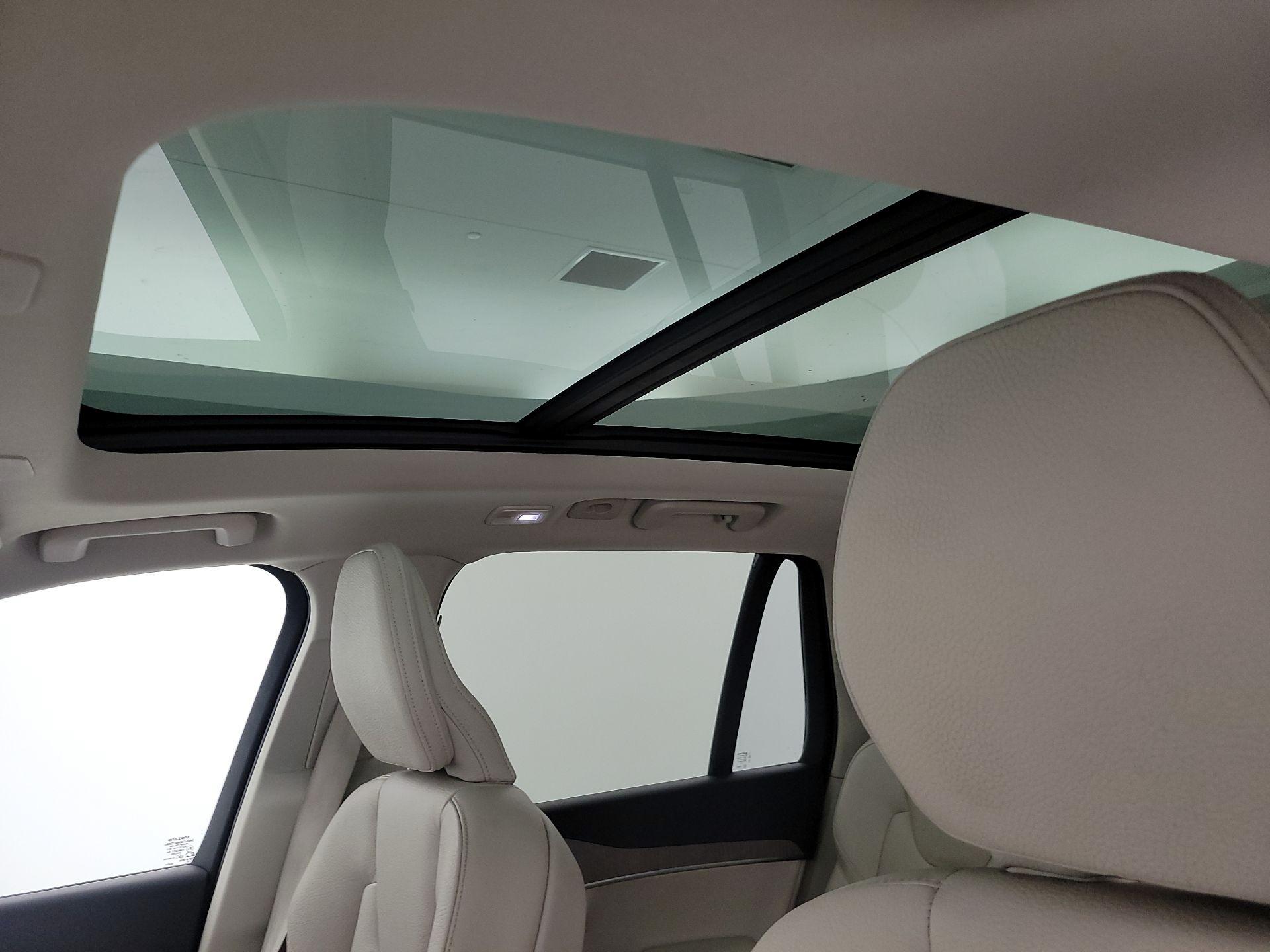 Thumbnail: 2023 Volvo XC90 - 20