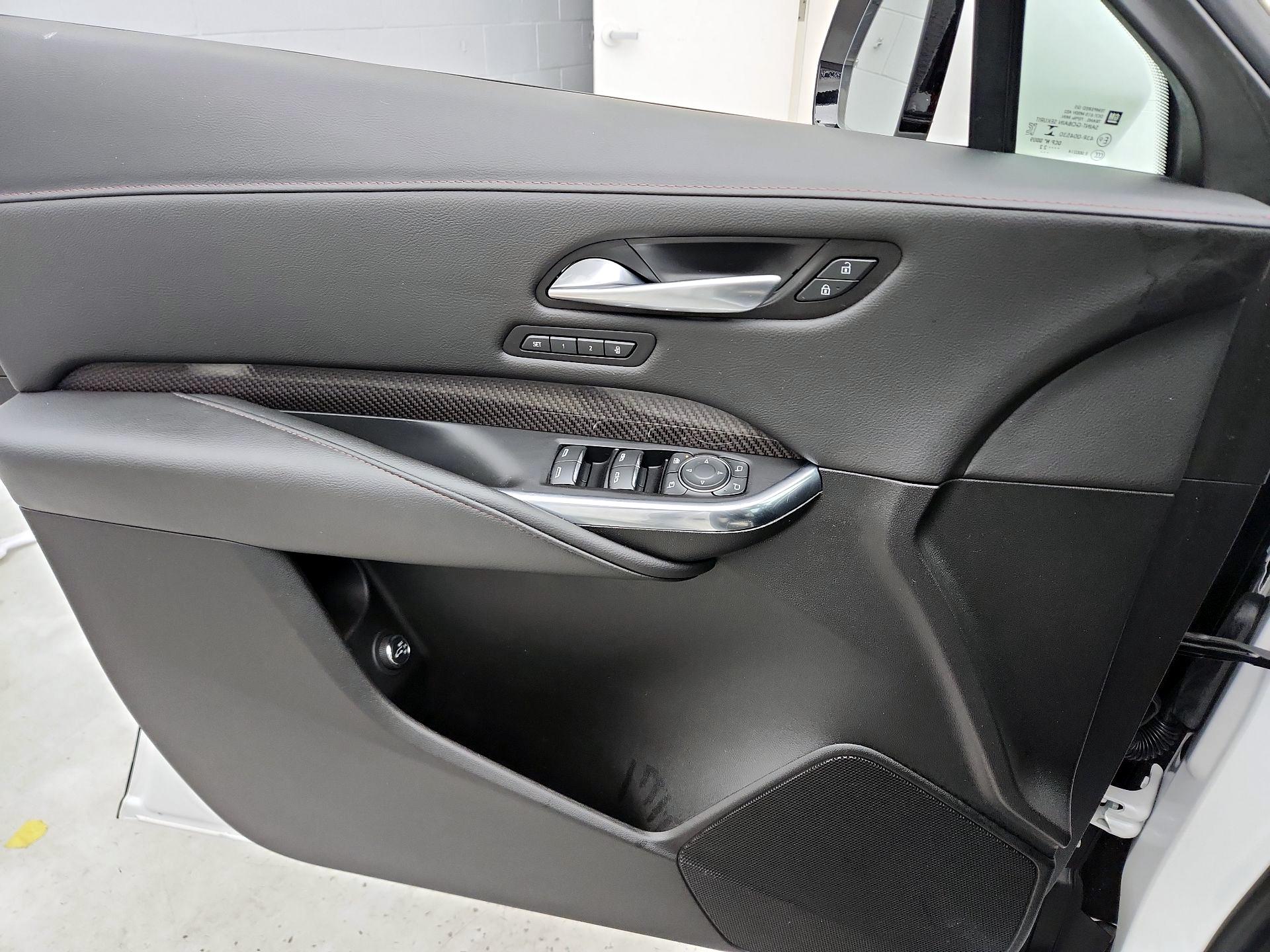 Thumbnail: 2023 Cadillac XT4 - 12