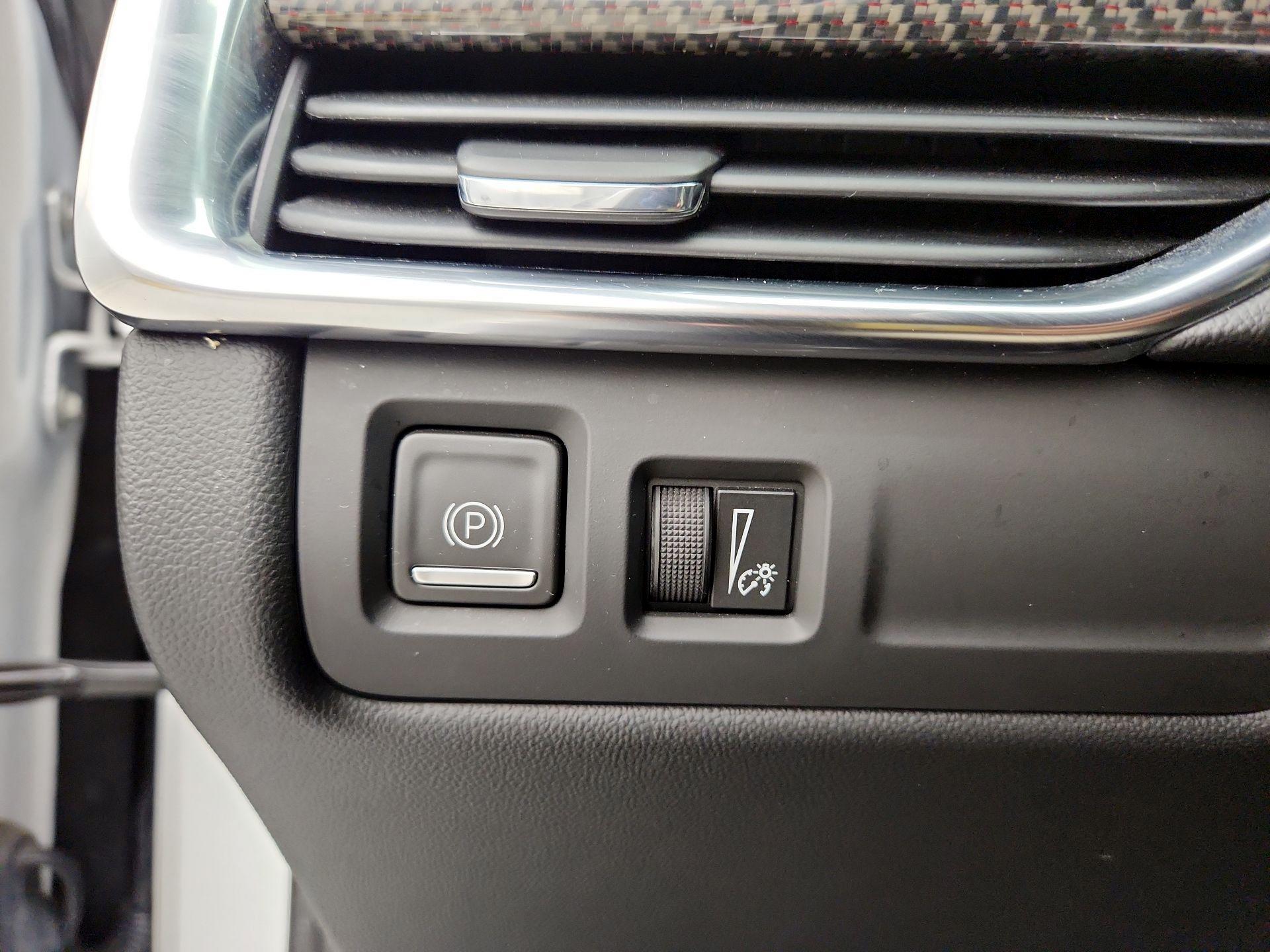 Thumbnail: 2023 Cadillac XT4 - 13