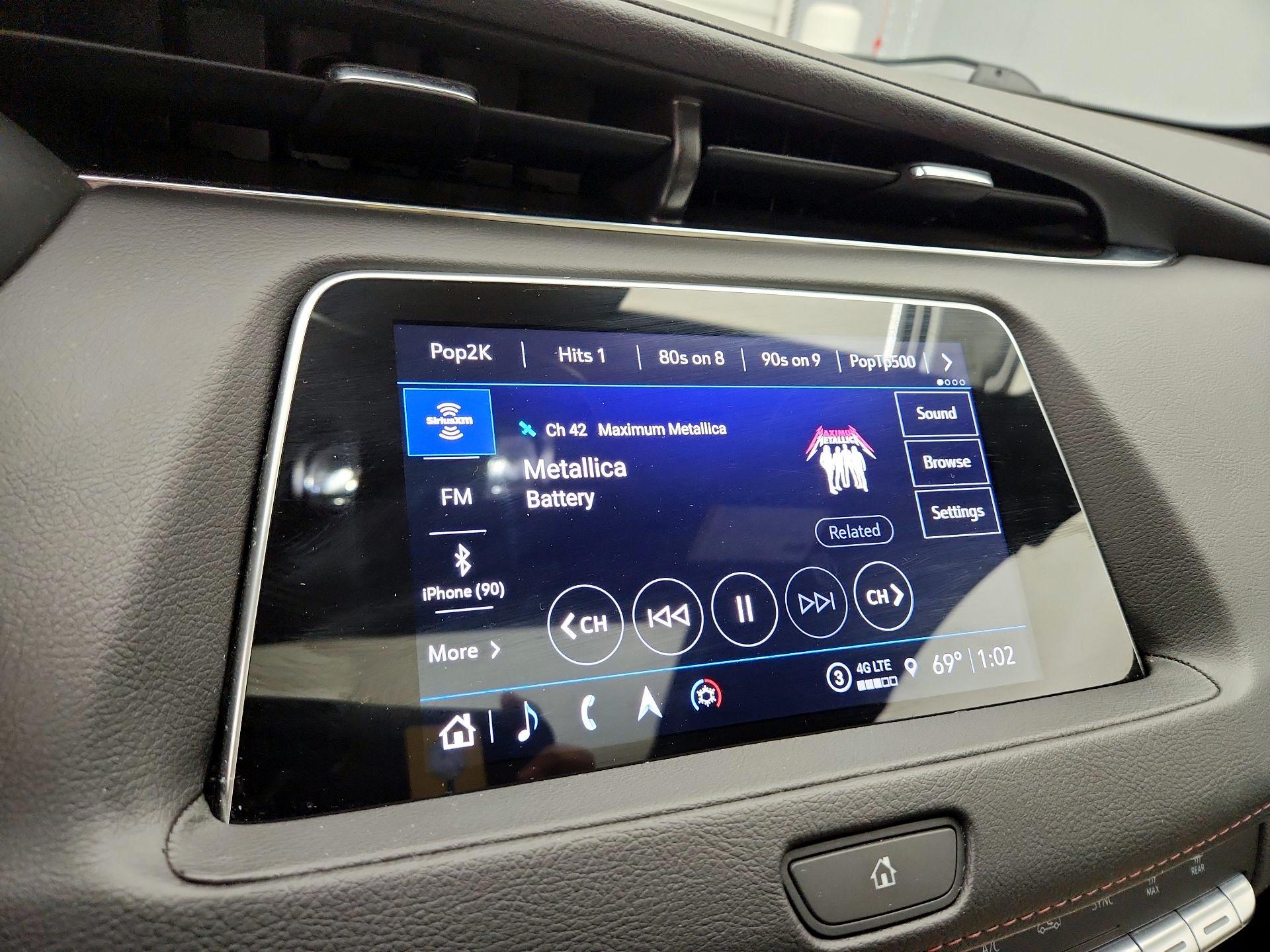 Thumbnail: 2023 Cadillac XT4 - 16