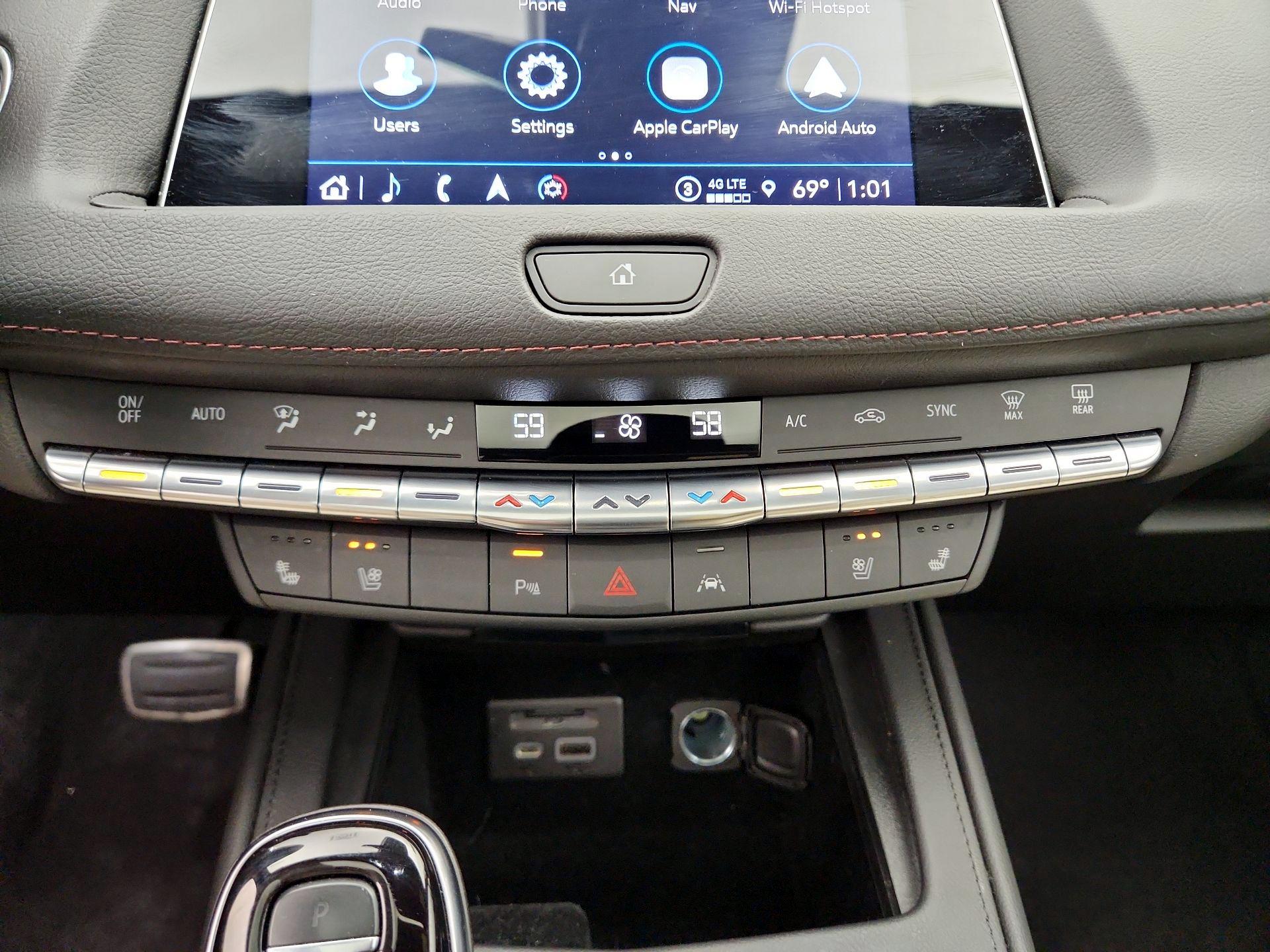 Thumbnail: 2023 Cadillac XT4 - 17