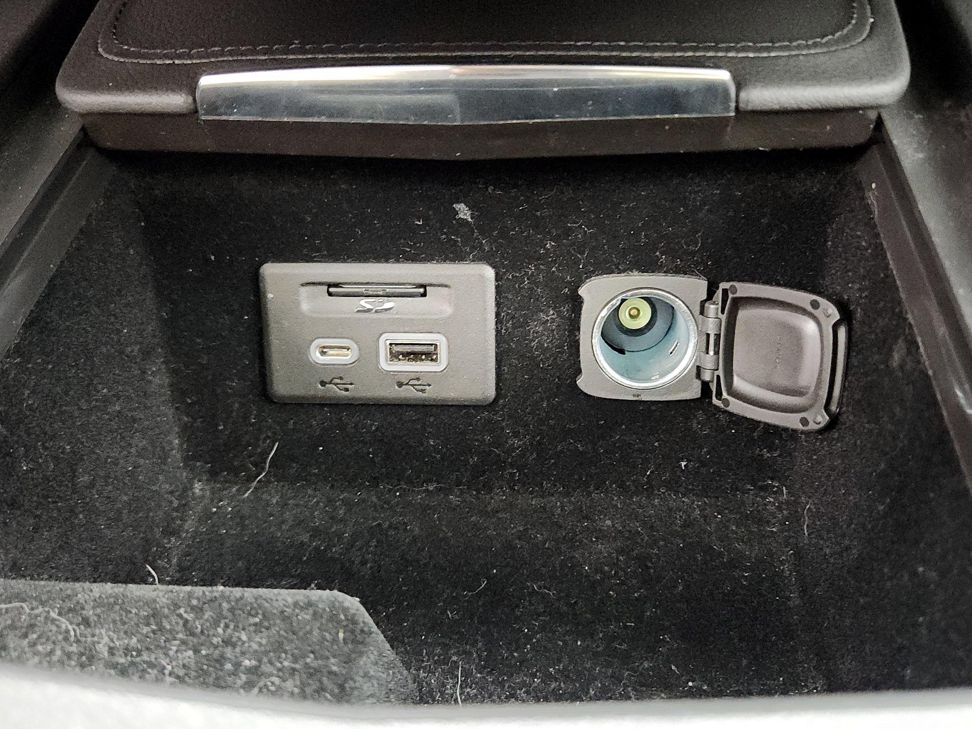 Thumbnail: 2023 Cadillac XT4 - 19