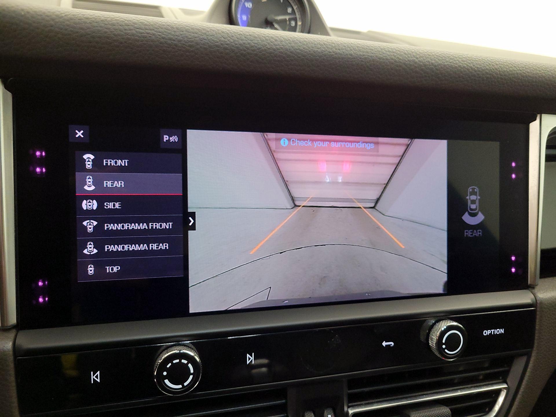 Thumbnail: 2022 Porsche Macan - 15