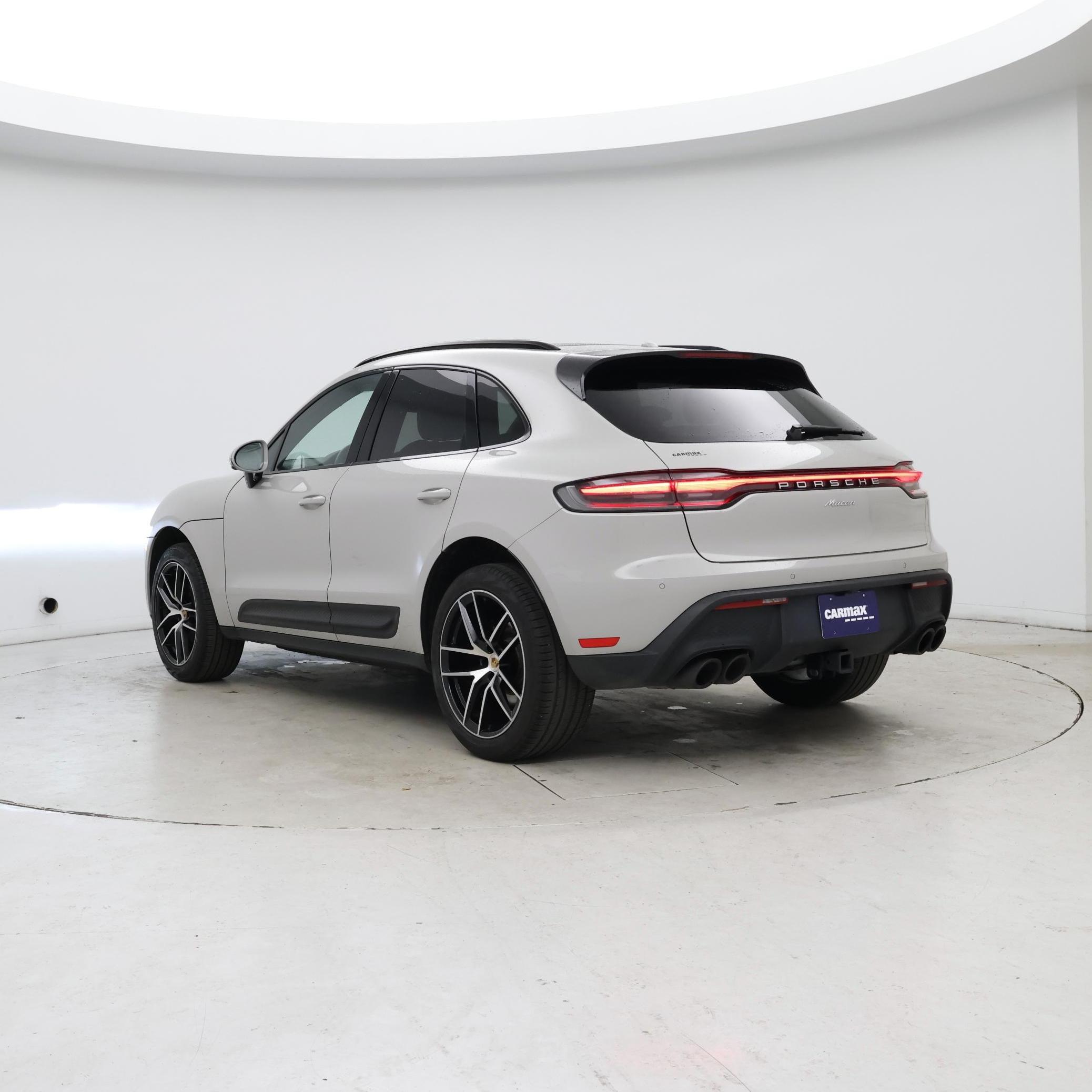 Thumbnail: 2022 Porsche Macan - 2
