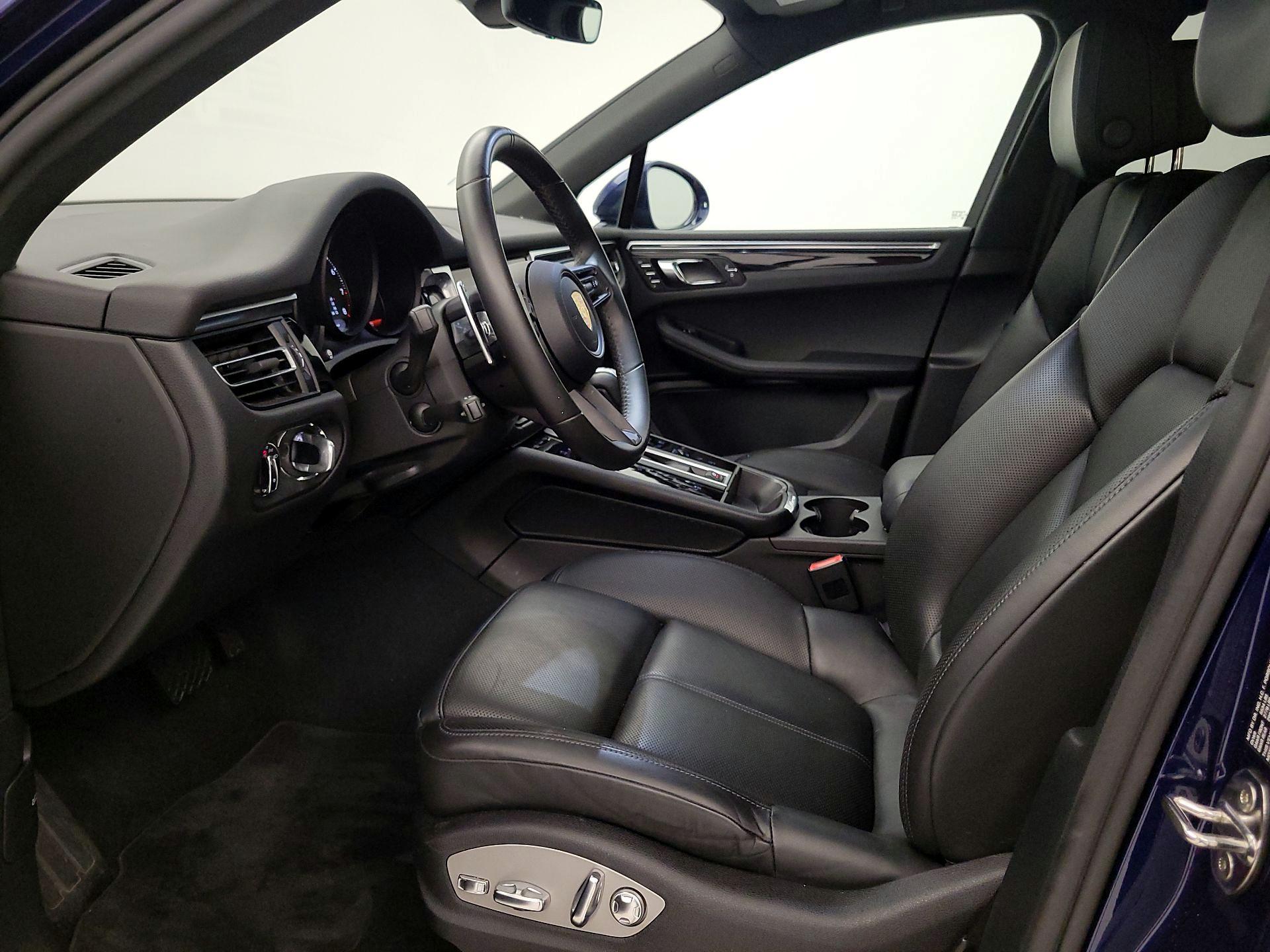 Thumbnail: 2022 Porsche Macan - 11