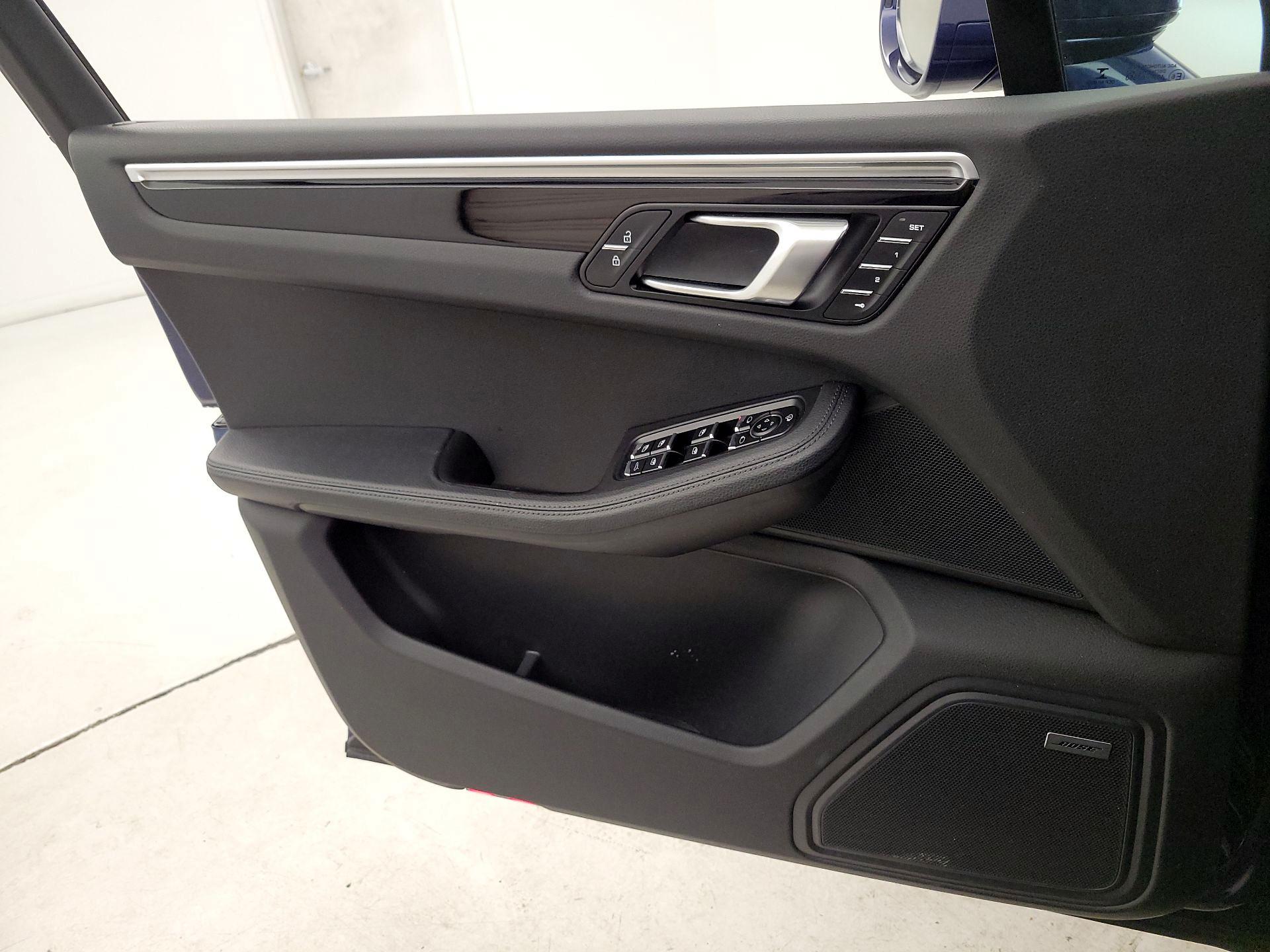 Thumbnail: 2022 Porsche Macan - 12