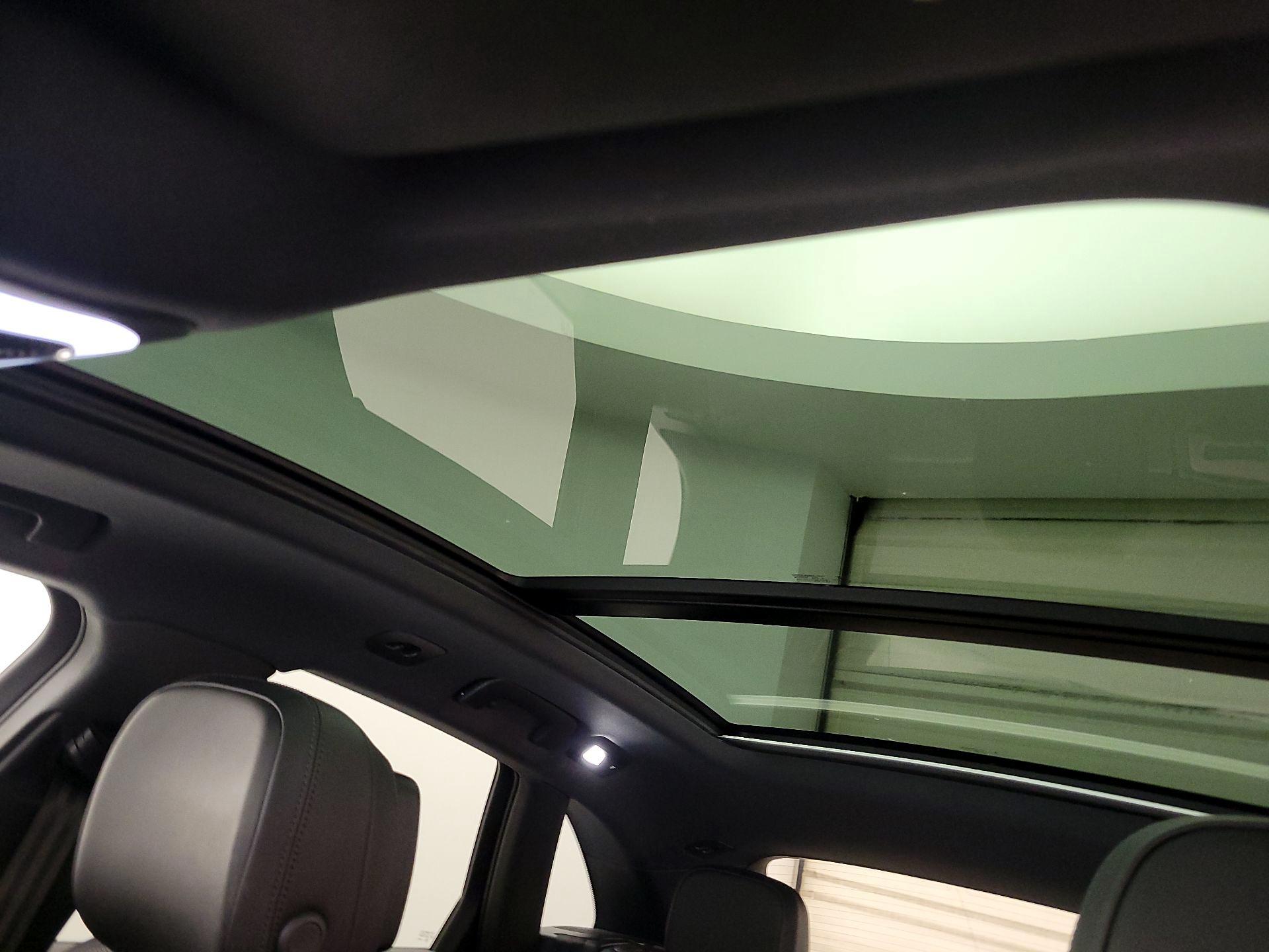 Thumbnail: 2022 Porsche Macan - 20