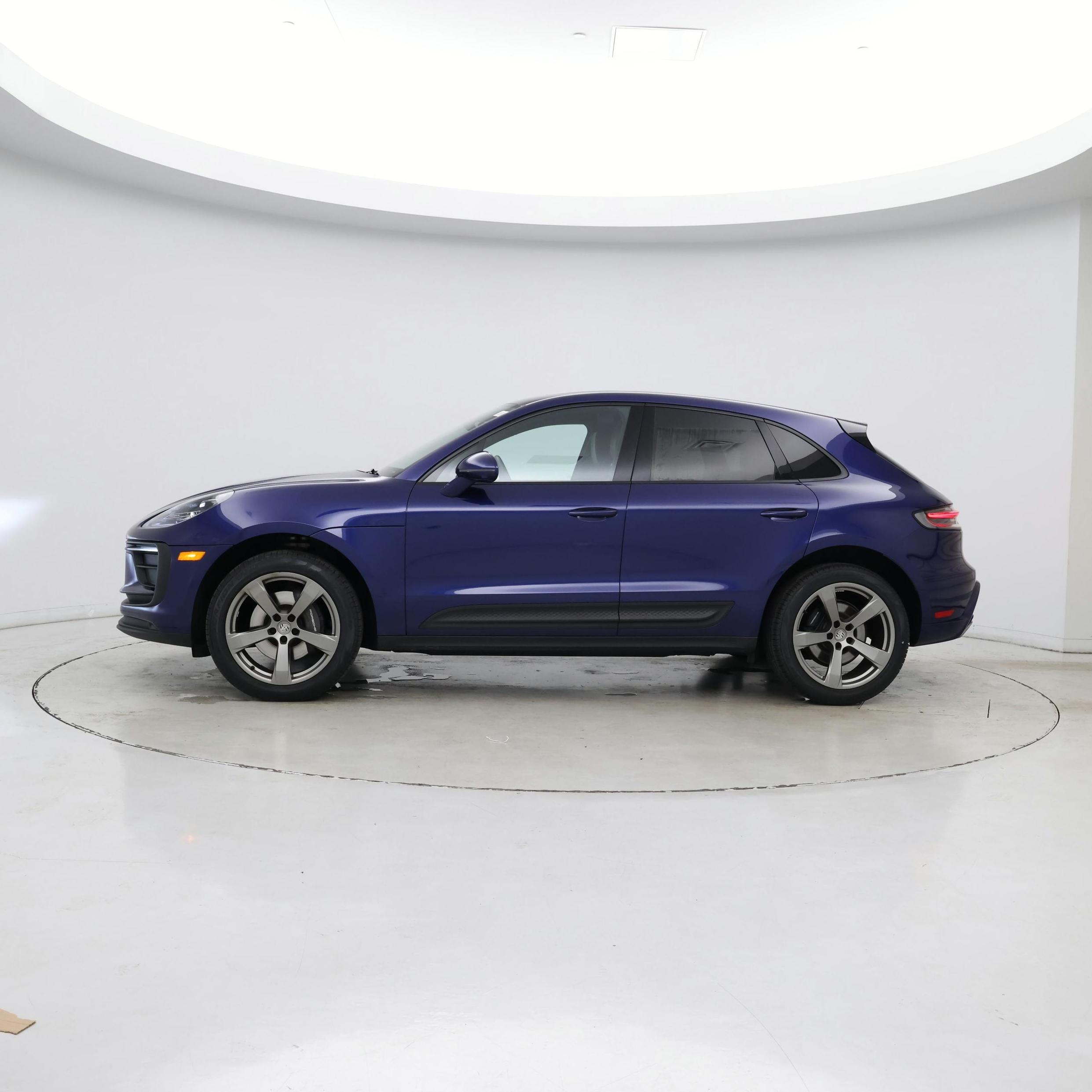 Thumbnail: 2022 Porsche Macan - 3