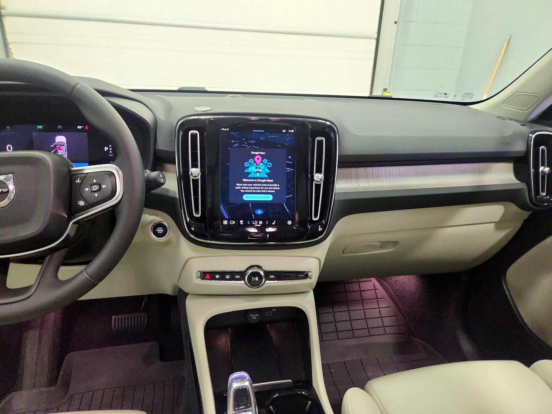 Thumbnail: 2024 Volvo XC40 - 9