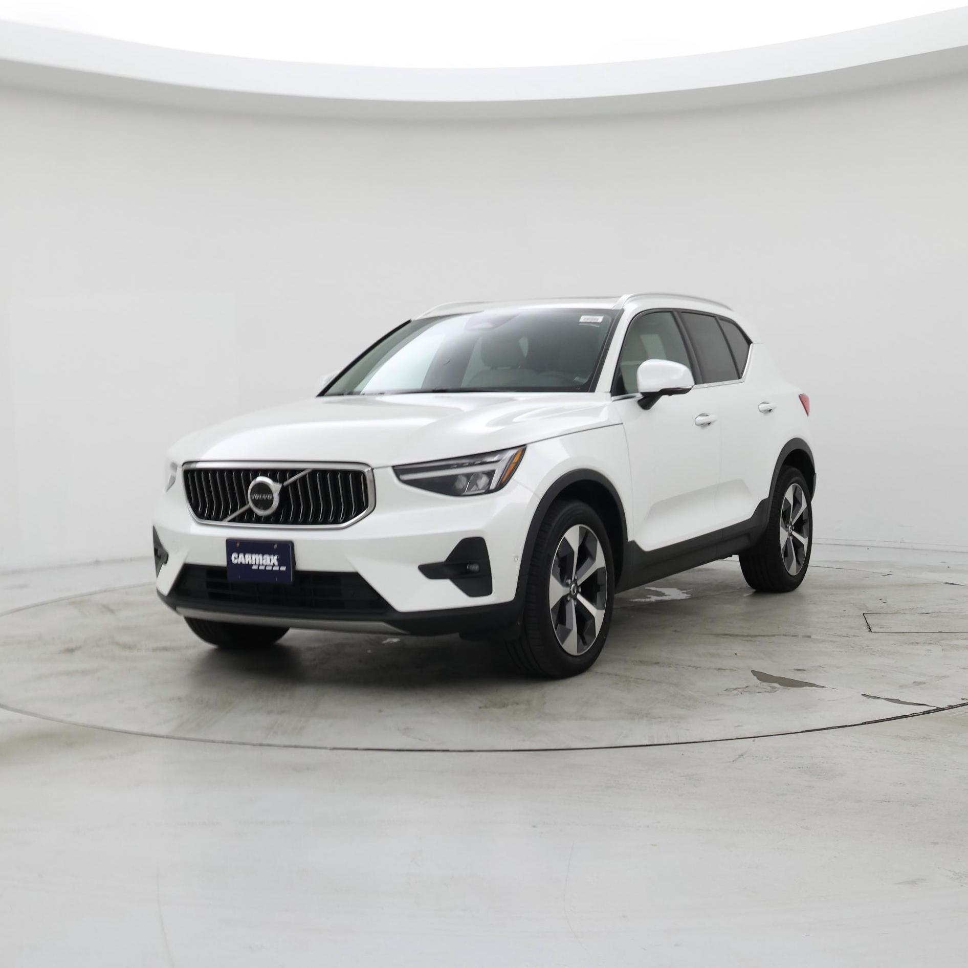 Thumbnail: 2024 Volvo XC40 - 4